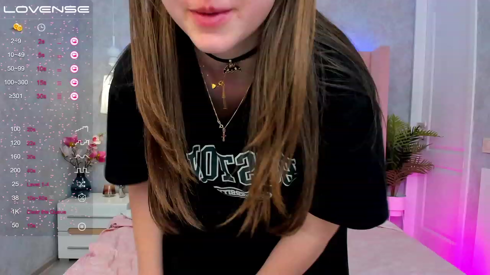 Gallery image thumbnail from ElsaJones's myfreecams stream on, 03/14/2023, 18:07 image 10 of 20
