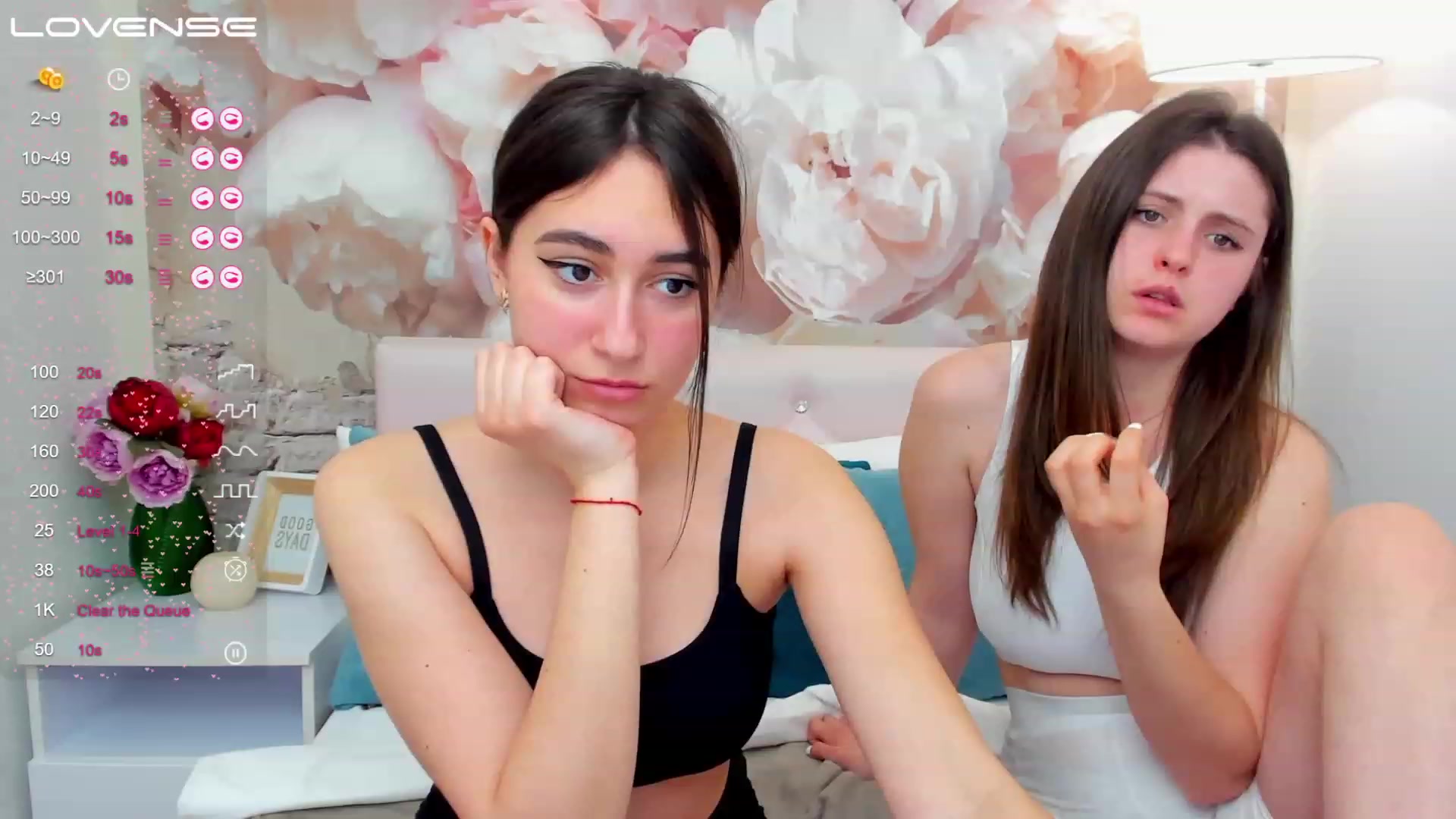 Gallery image thumbnail from ElsaJones's myfreecams stream on, 03/15/2023, 16:03 image 10 of 20