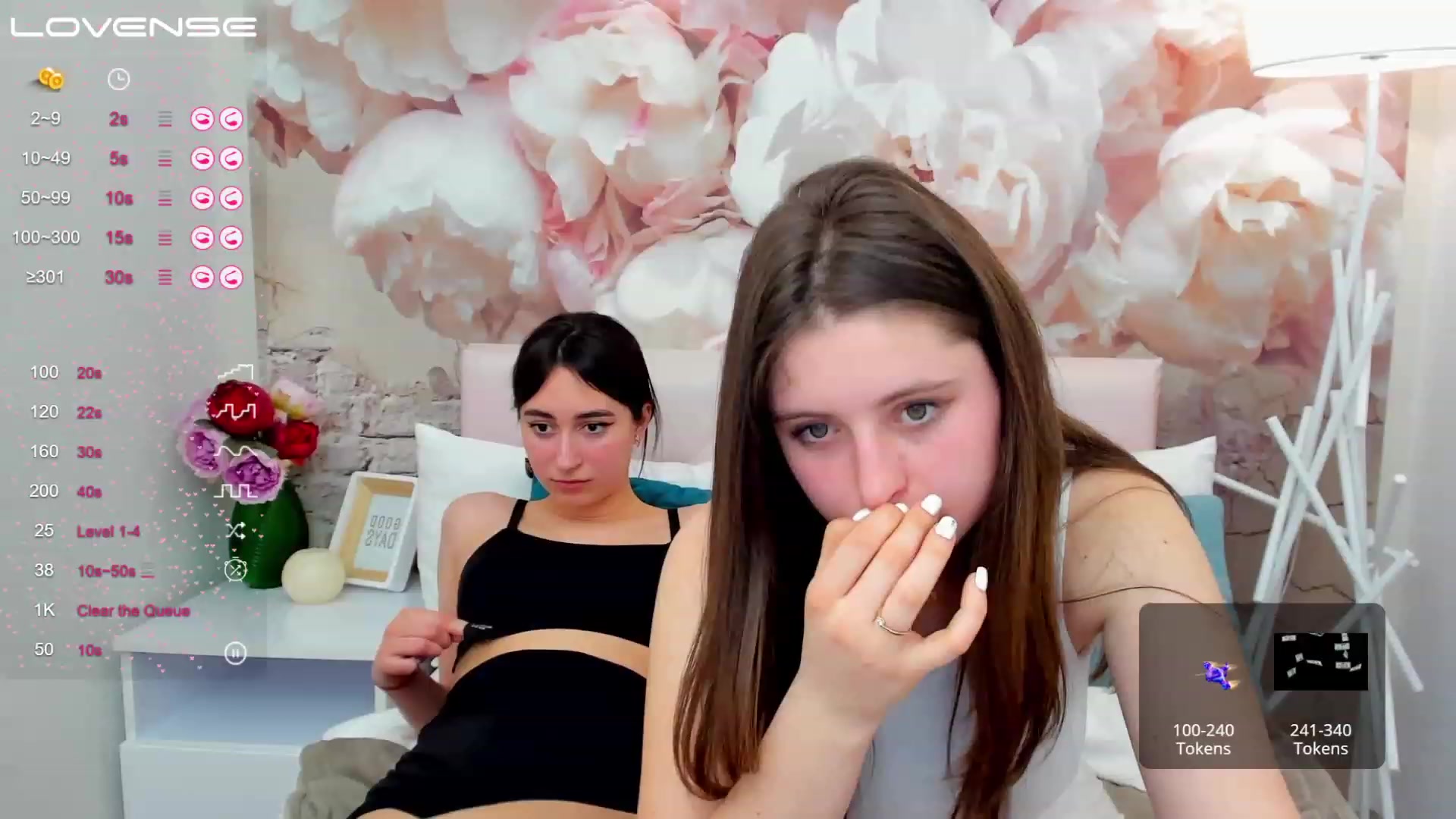 Gallery image thumbnail from ElsaJones's myfreecams stream on, 03/15/2023, 20:01 image 4 of 20