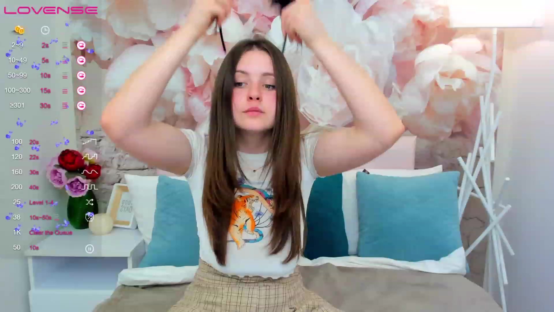 Gallery image thumbnail from ElsaJones's myfreecams stream on, 03/16/2023, 15:04 image 7 of 20