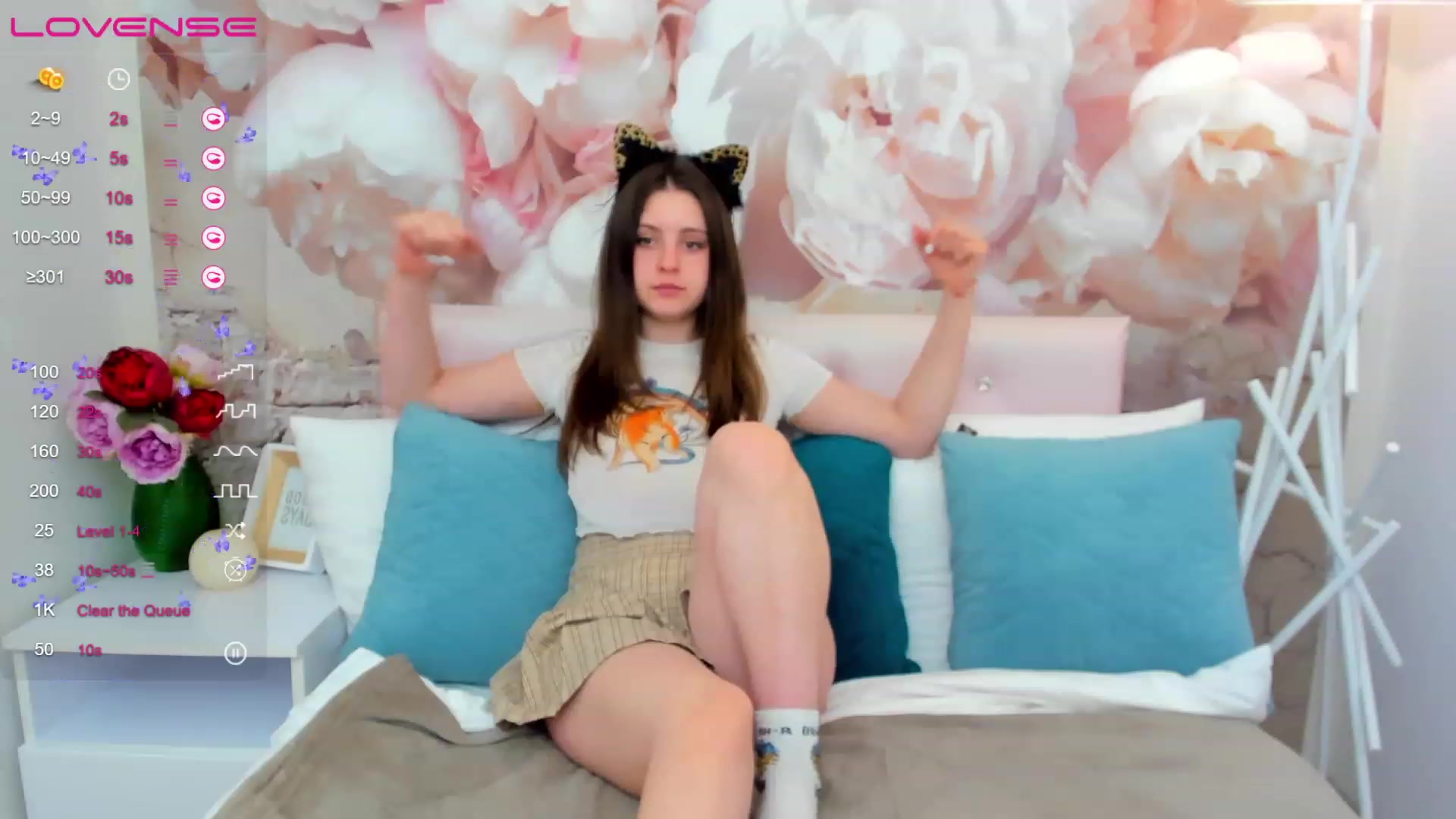 Gallery image thumbnail from ElsaJones's myfreecams stream on, 03/16/2023, 16:36 image 9 of 20