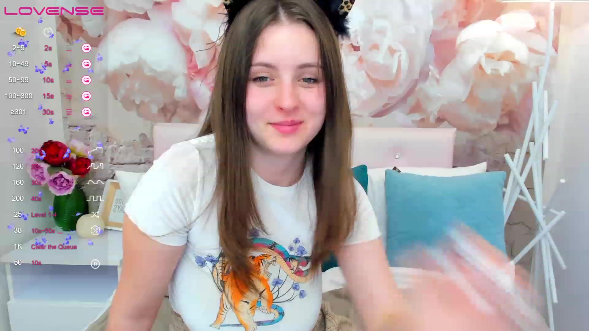 Gallery image thumbnail from ElsaJones's myfreecams stream on, 03/16/2023, 16:36 image 5 of 20