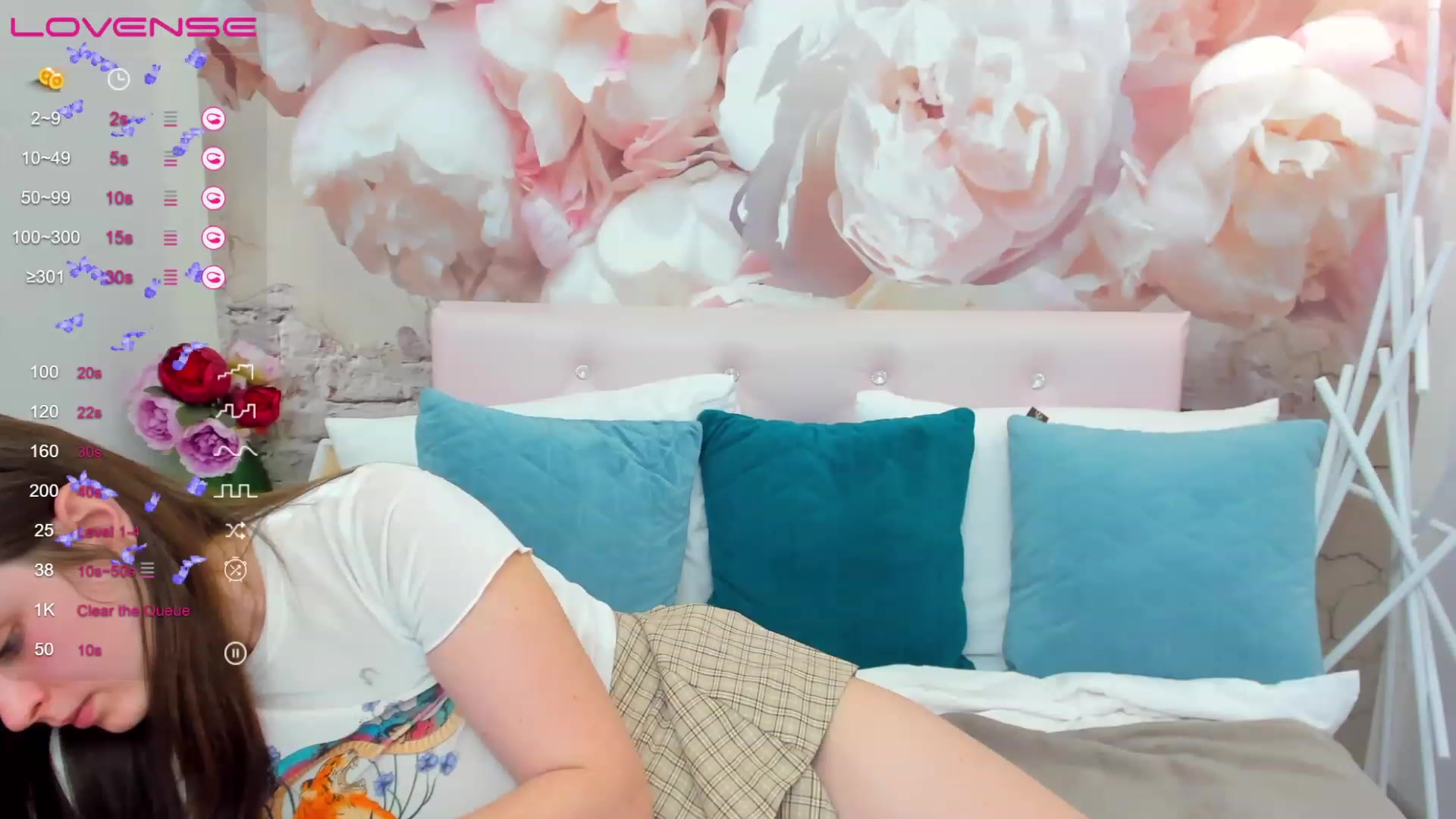 Gallery image thumbnail from ElsaJones's myfreecams stream on, 03/16/2023, 17:48 image 14 of 20