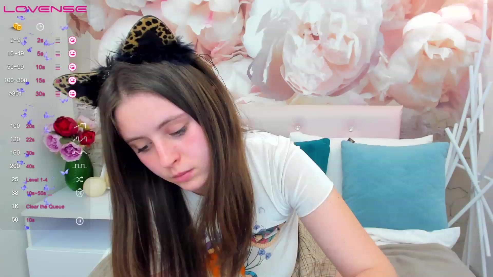 Gallery image thumbnail from ElsaJones's myfreecams stream on, 03/16/2023, 17:48 image 13 of 20