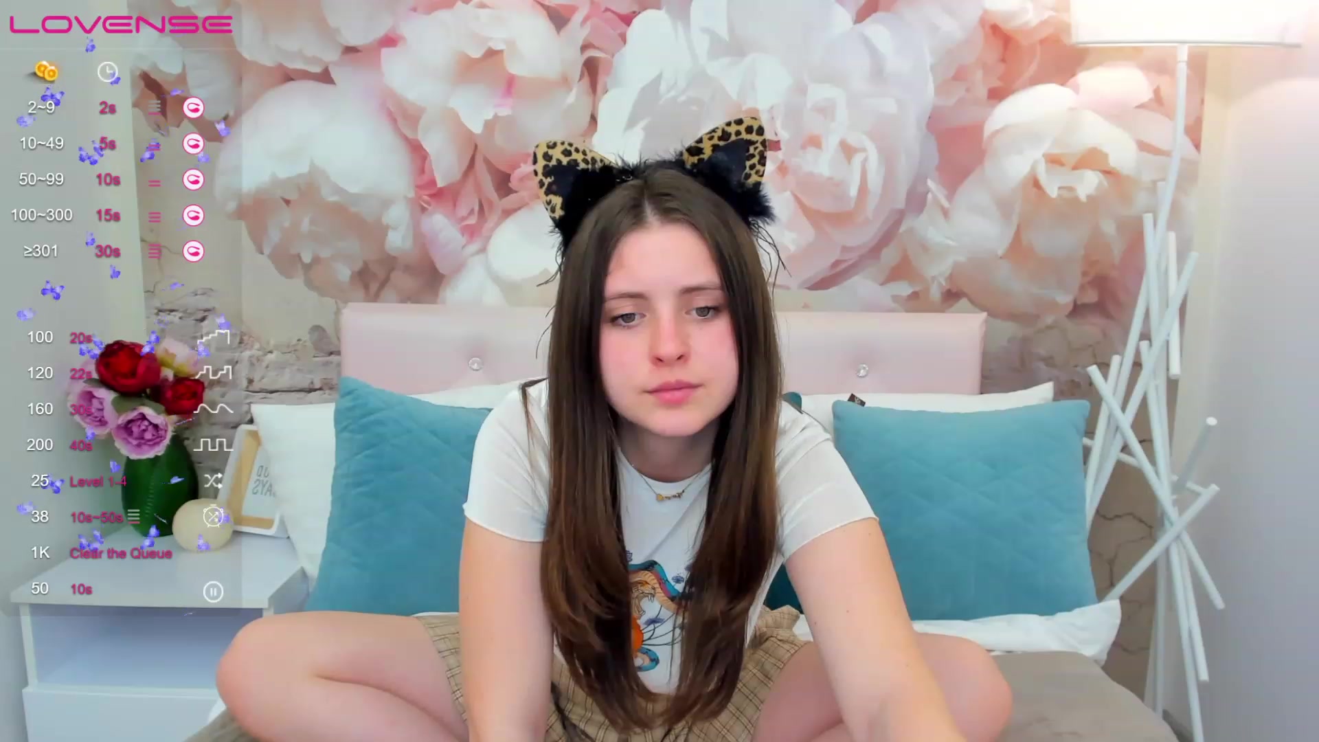 Gallery image thumbnail from ElsaJones's myfreecams stream on, 03/16/2023, 17:48 image 6 of 20