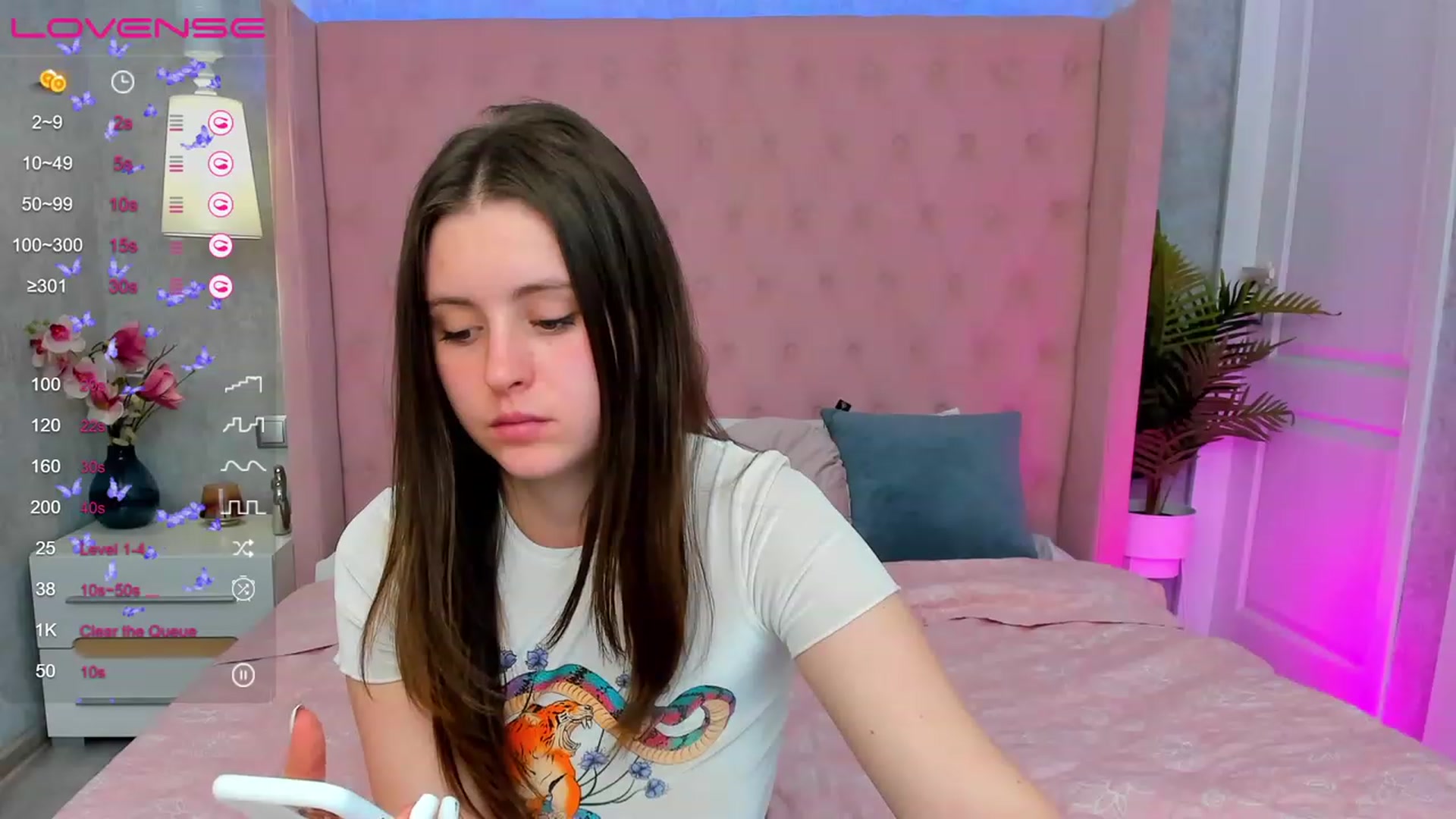 Gallery image thumbnail from ElsaJones's myfreecams stream on, 03/18/2023, 09:23 image 6 of 20