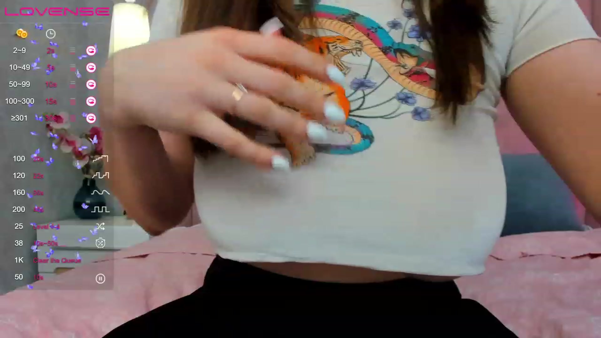 Gallery image thumbnail from ElsaJones's myfreecams stream on, 03/18/2023, 09:23 image 12 of 20