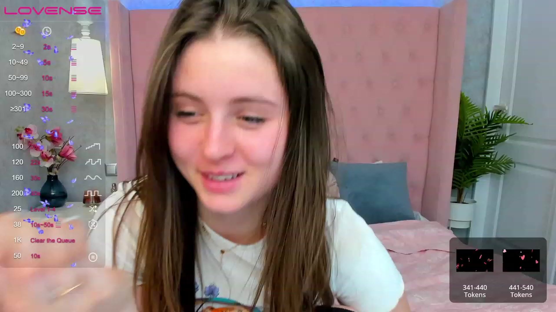Gallery image thumbnail from ElsaJones's myfreecams stream on, 03/18/2023, 11:14 image 10 of 20