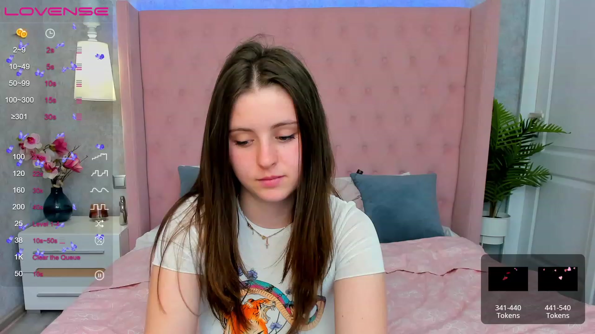 Gallery image thumbnail from ElsaJones's myfreecams stream on, 03/18/2023, 11:14 image 11 of 20