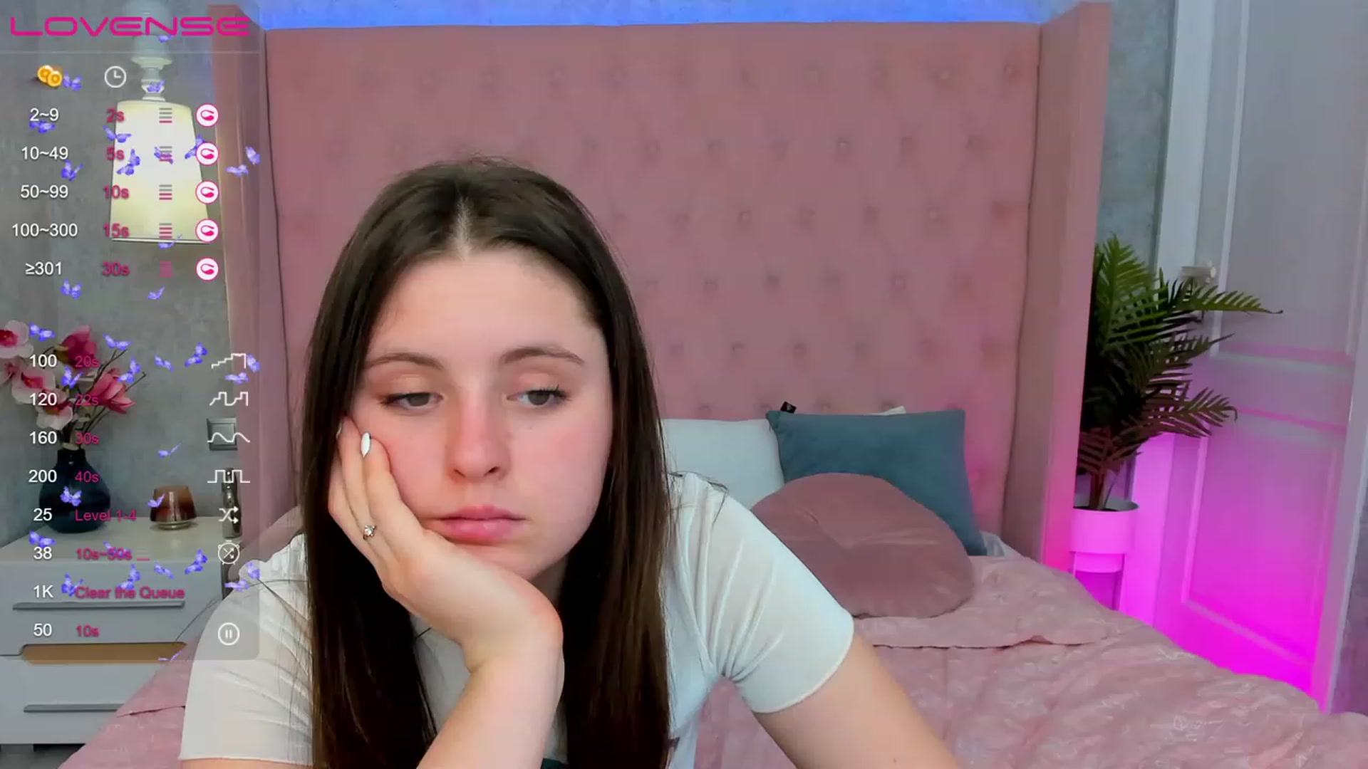 Gallery image thumbnail from ElsaJones's myfreecams stream on, 03/18/2023, 11:52 image 3 of 20
