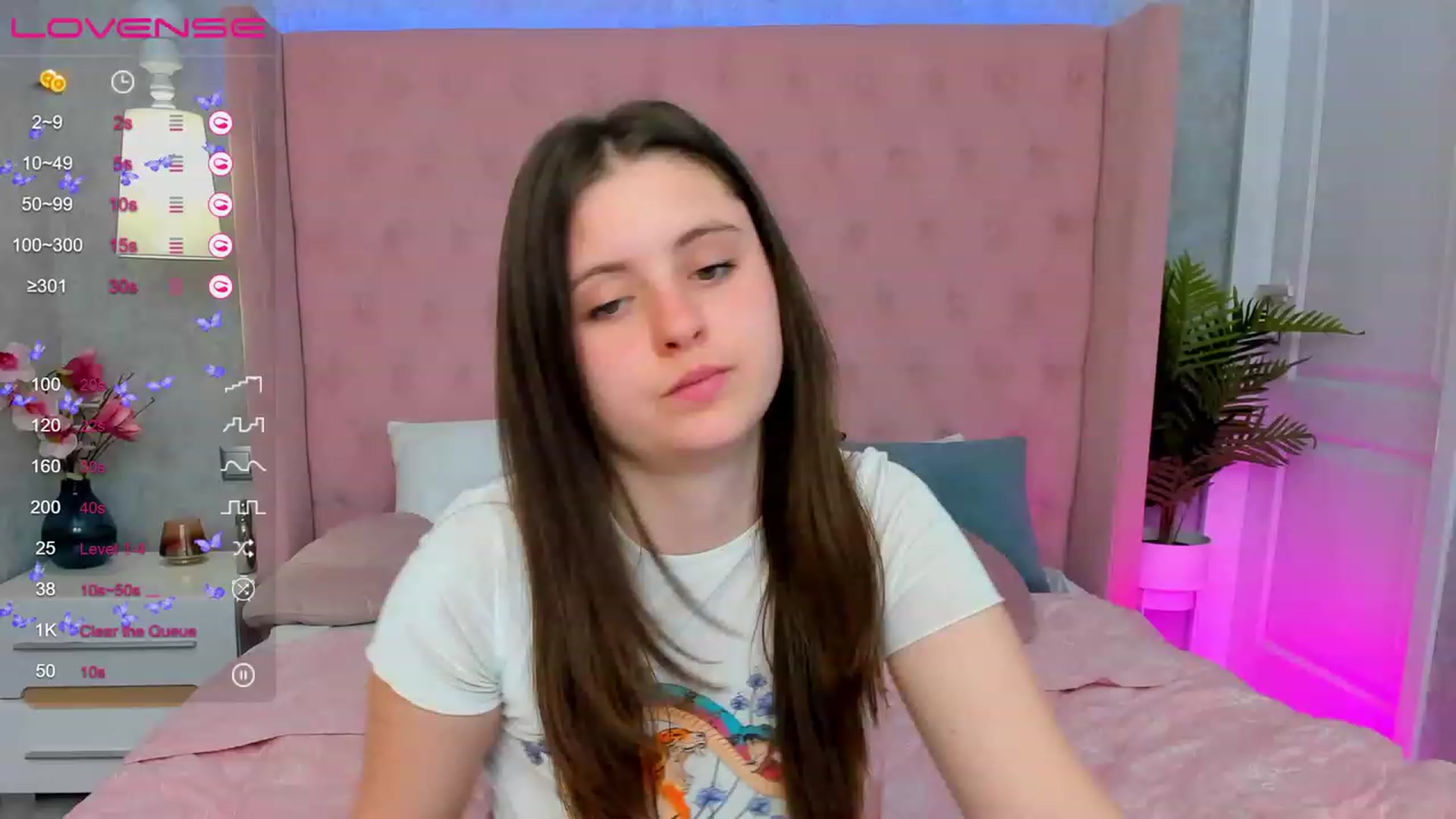 Gallery image thumbnail from ElsaJones's myfreecams stream on, 03/18/2023, 11:52 image 4 of 20