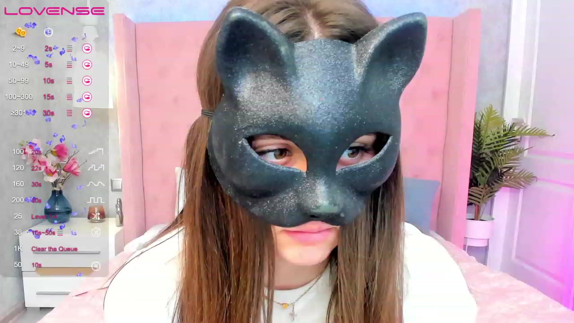 Gallery image thumbnail from ElsaJones's myfreecams stream on, 03/18/2023, 13:01 image 16 of 20