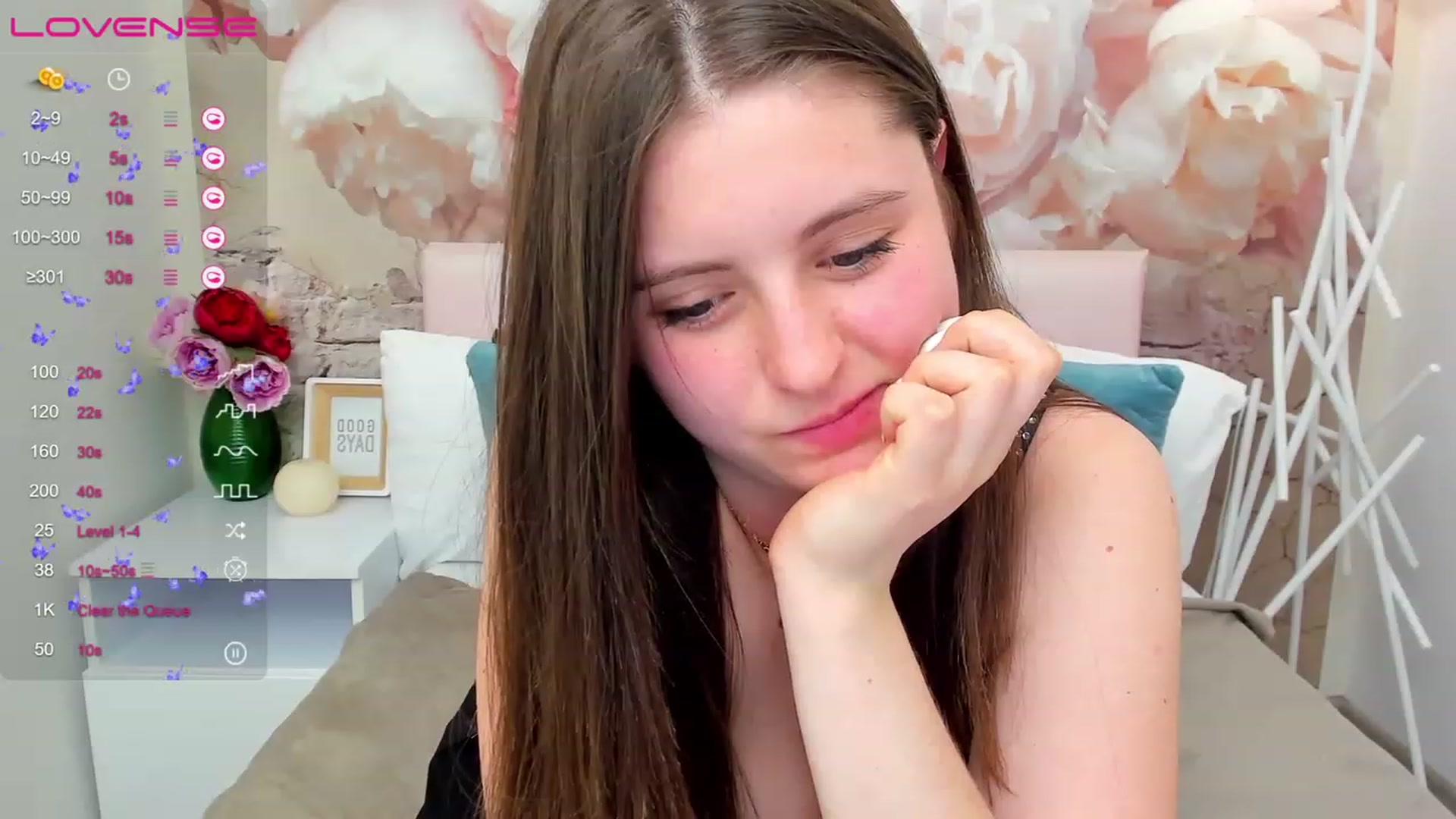 Gallery image thumbnail from ElsaJones's myfreecams stream on, 03/20/2023, 16:06 image 7 of 20