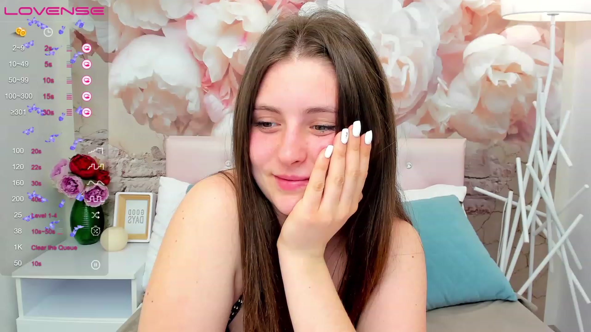 Gallery image thumbnail from ElsaJones's myfreecams stream on, 03/20/2023, 17:57 image 17 of 20
