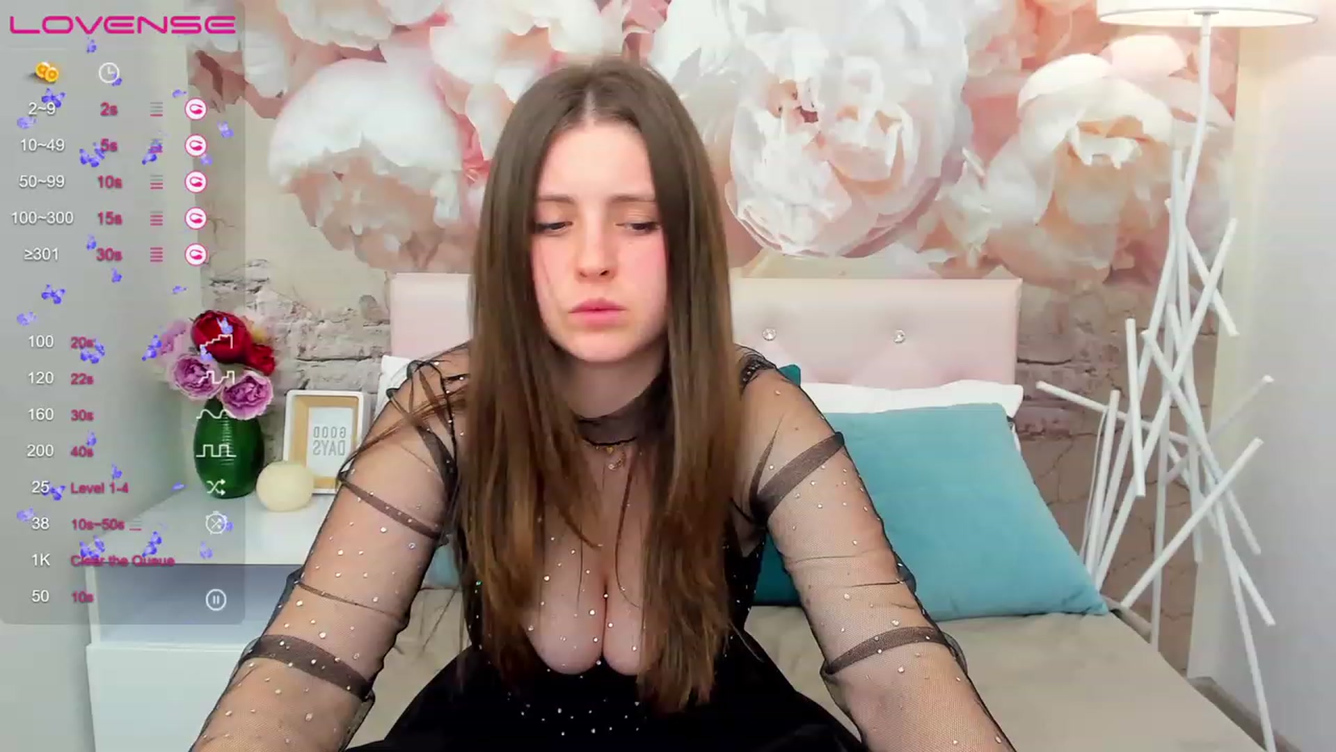 Gallery image thumbnail from ElsaJones's myfreecams stream on, 03/20/2023, 18:40 image 10 of 20