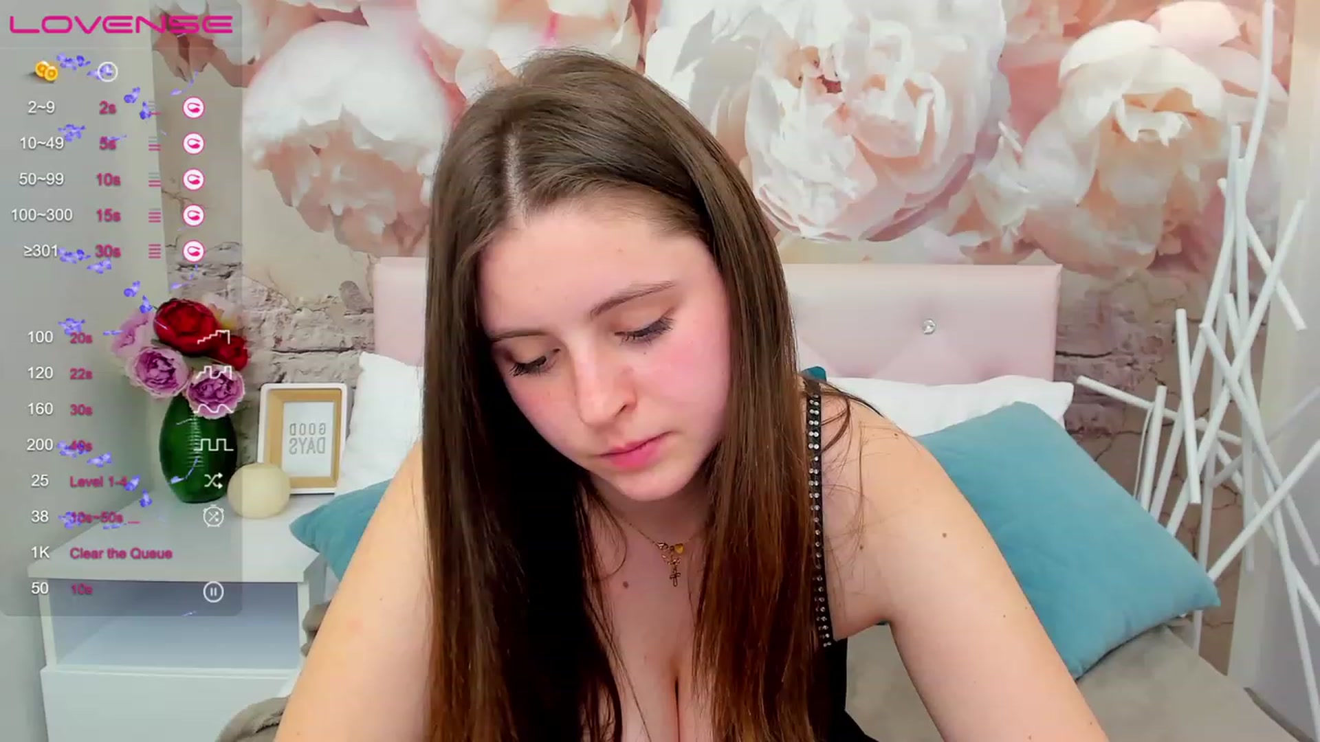 Gallery image thumbnail from ElsaJones's myfreecams stream on, 03/20/2023, 20:02 image 7 of 20