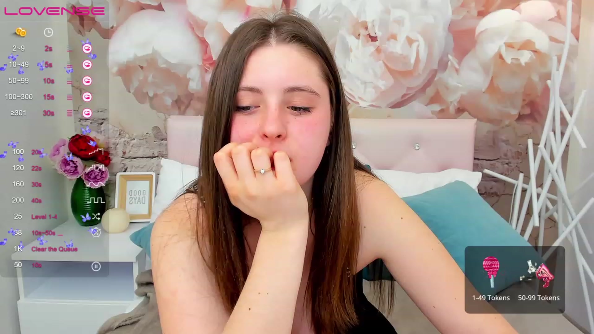 Gallery image thumbnail from ElsaJones's myfreecams stream on, 03/20/2023, 20:02 image 10 of 20