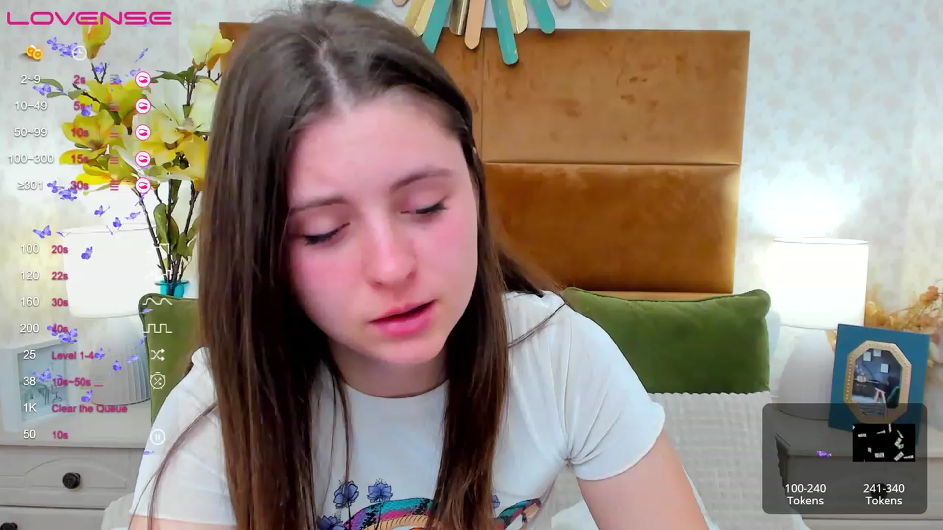 Gallery image thumbnail from ElsaJones's myfreecams stream on, 03/21/2023, 15:33 image 9 of 20