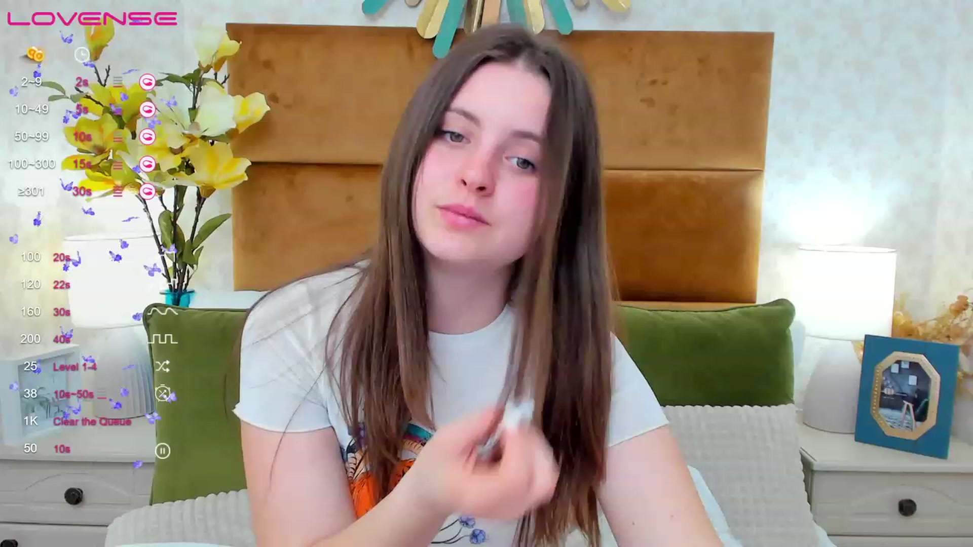Gallery image thumbnail from ElsaJones's myfreecams stream on, 03/21/2023, 15:33 image 4 of 20
