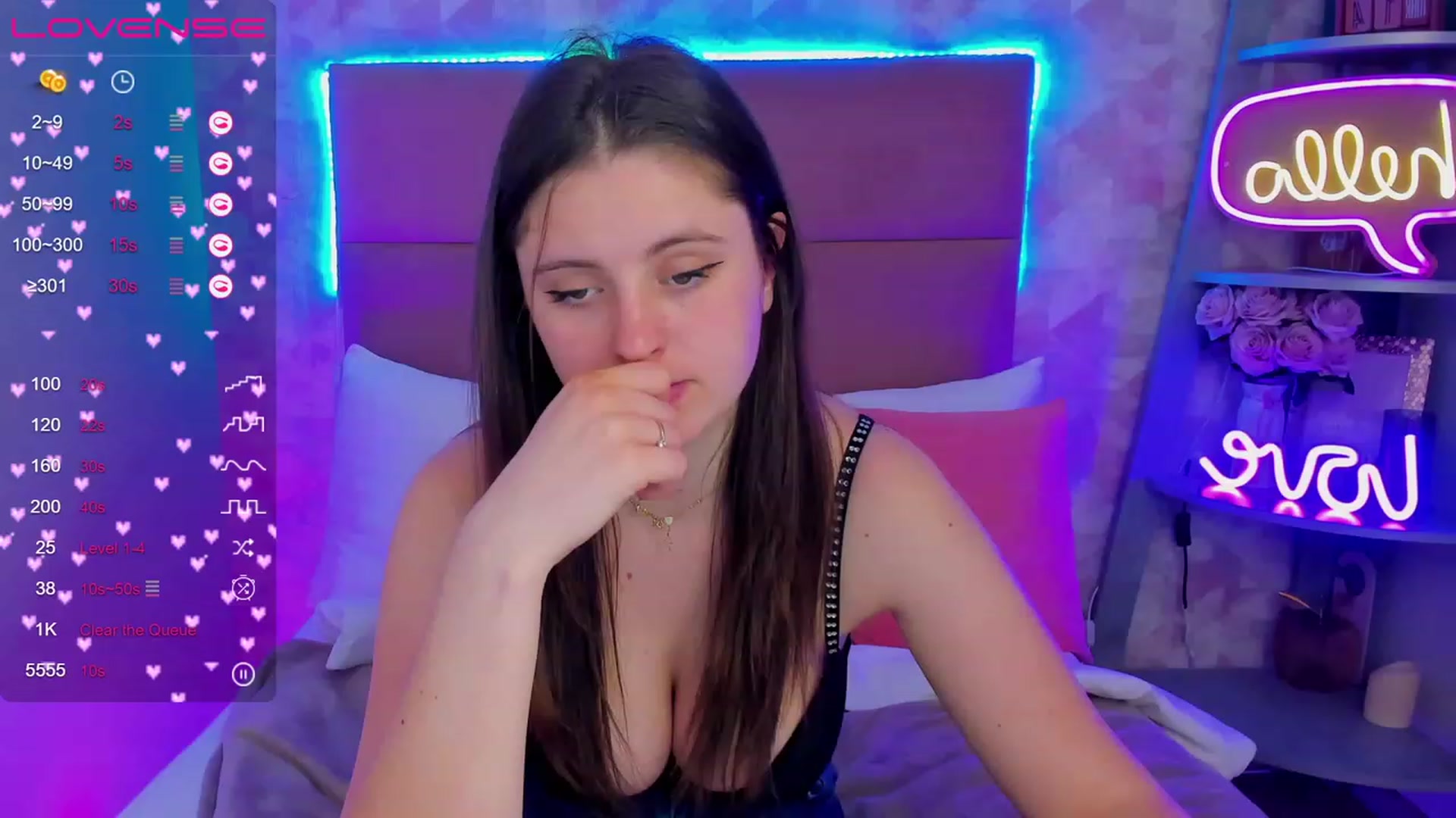 Gallery image thumbnail from ElsaJones's myfreecams stream on, 03/22/2023, 10:14 image 1 of 20