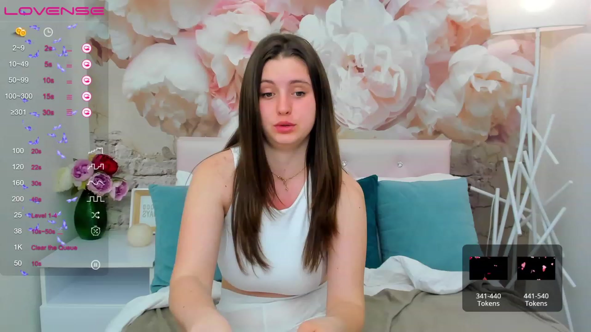 Gallery image thumbnail from ElsaJones's myfreecams stream on, 03/23/2023, 15:18 image 6 of 20