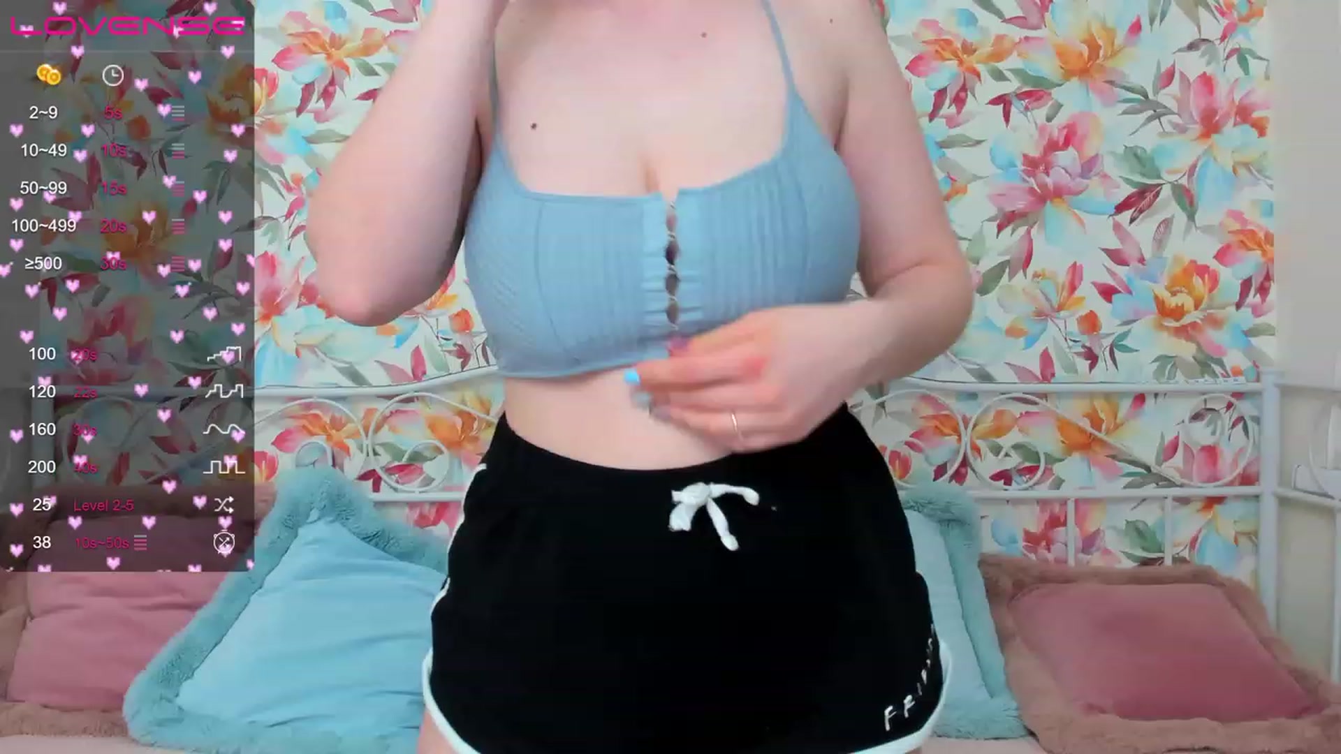 Gallery image thumbnail from ElsaJones's myfreecams stream on, 04/08/2023, 17:52 image 7 of 20