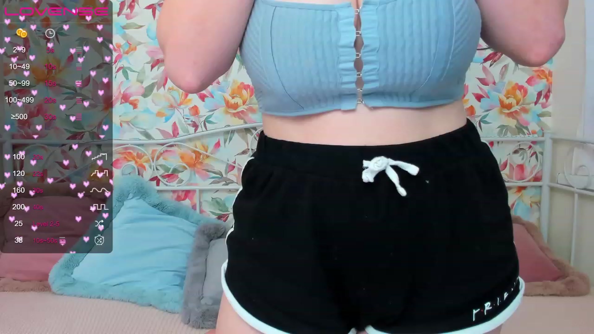 Gallery image thumbnail from ElsaJones's myfreecams stream on, 04/08/2023, 17:52 image 14 of 20
