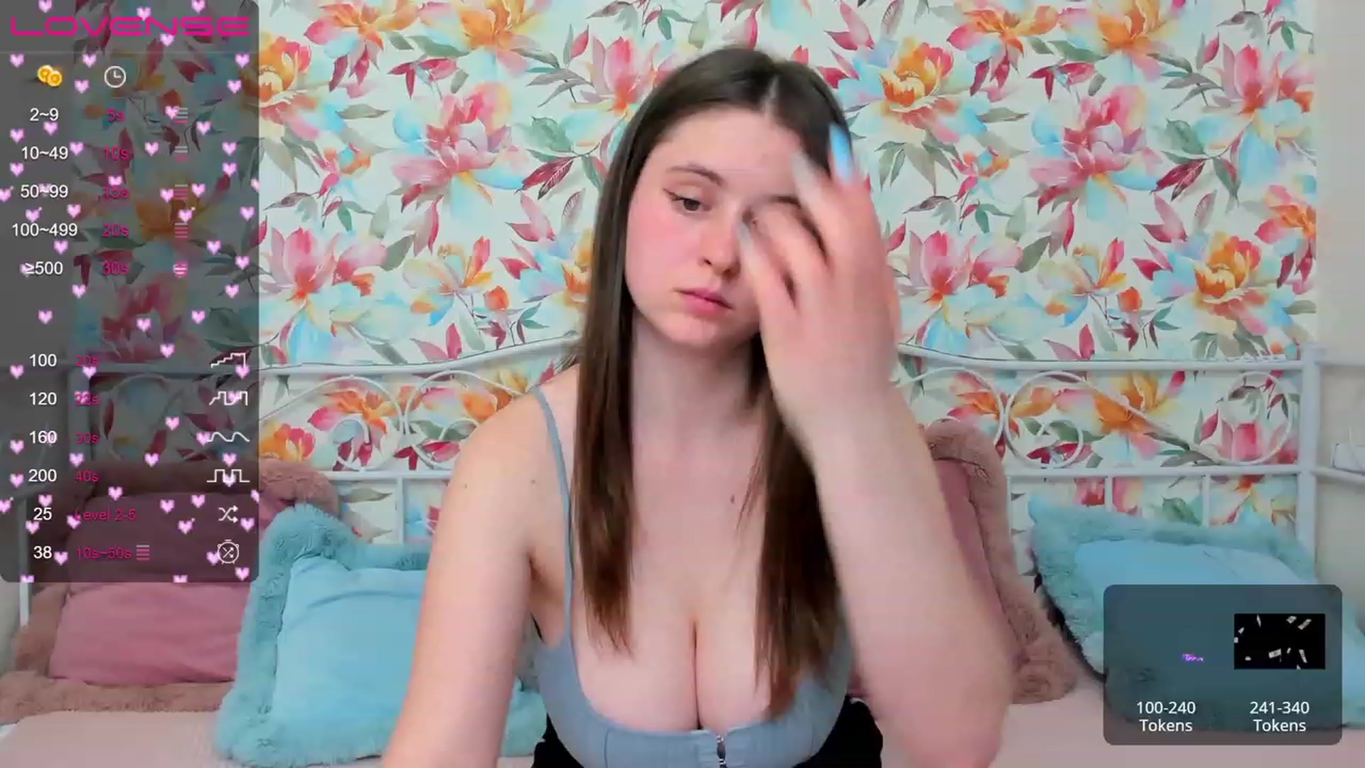 Gallery image thumbnail from ElsaJones's myfreecams stream on, 04/08/2023, 19:00 image 4 of 20