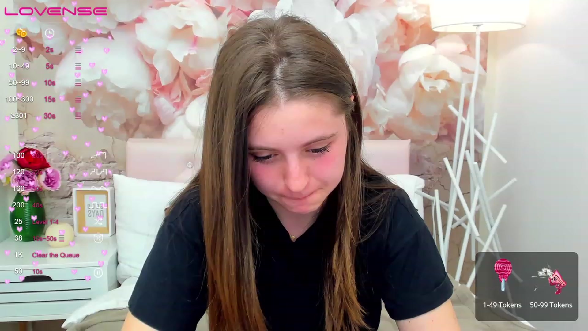 Gallery image thumbnail from ElsaJones's myfreecams stream on, 04/09/2023, 19:01 image 6 of 20
