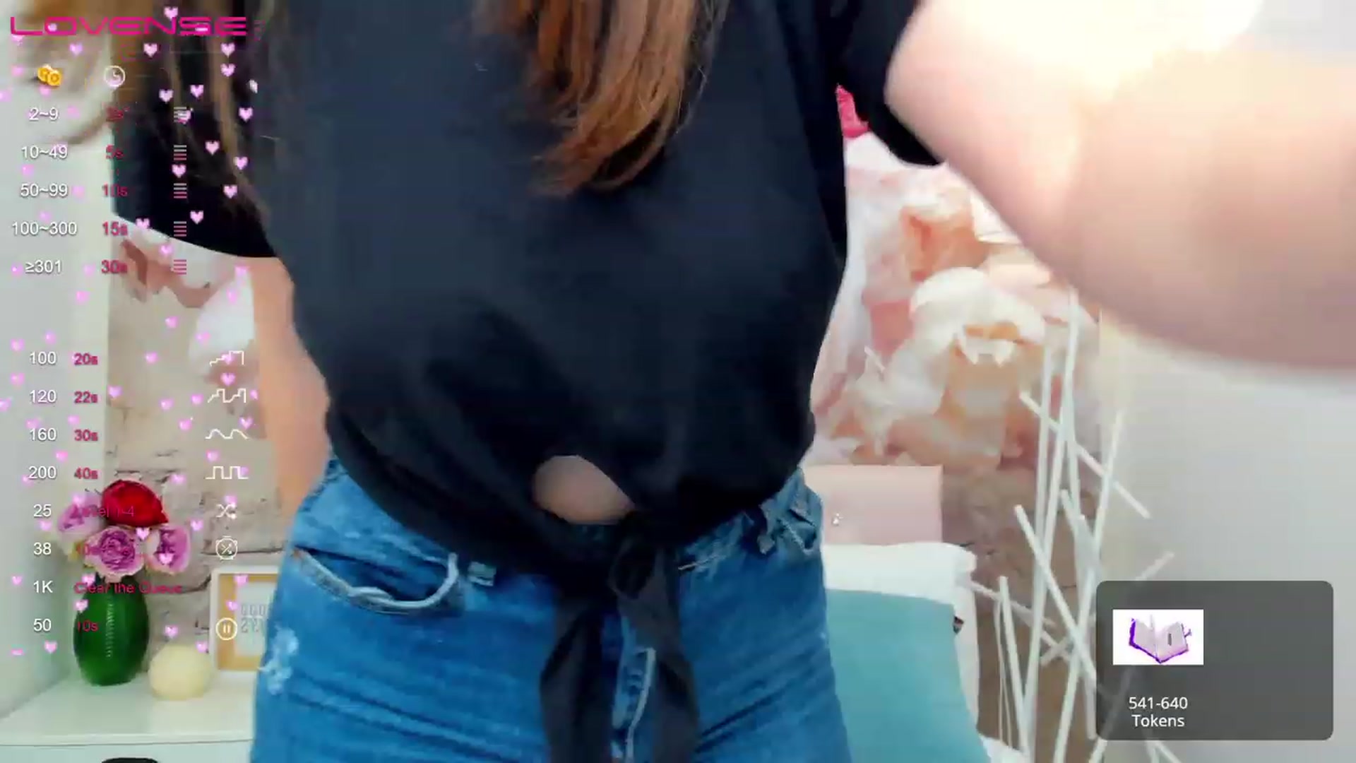 Gallery image thumbnail from ElsaJones's myfreecams stream on, 04/09/2023, 19:01 image 9 of 20