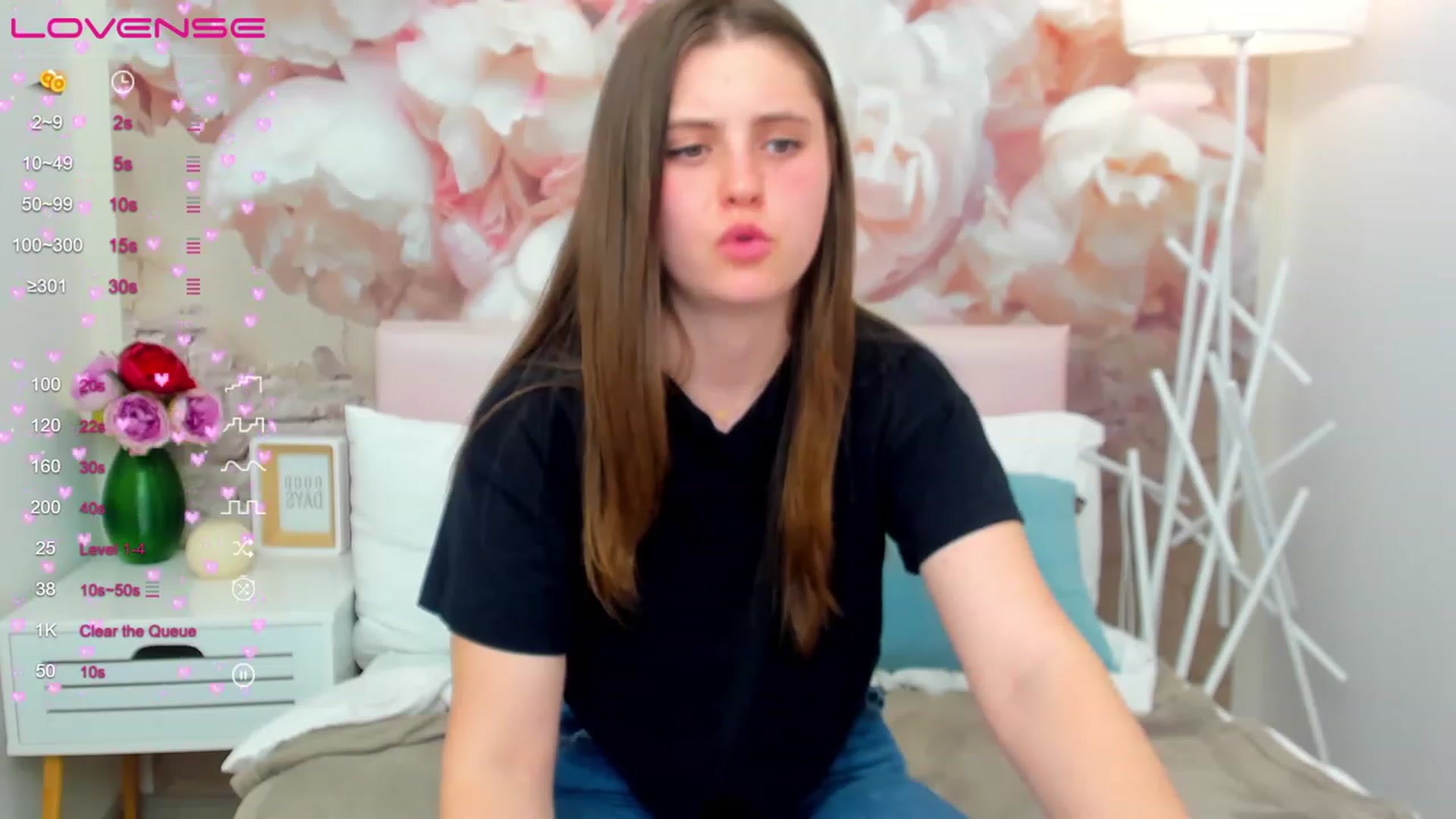 Gallery image thumbnail from ElsaJones's myfreecams stream on, 04/09/2023, 19:01 image 14 of 20