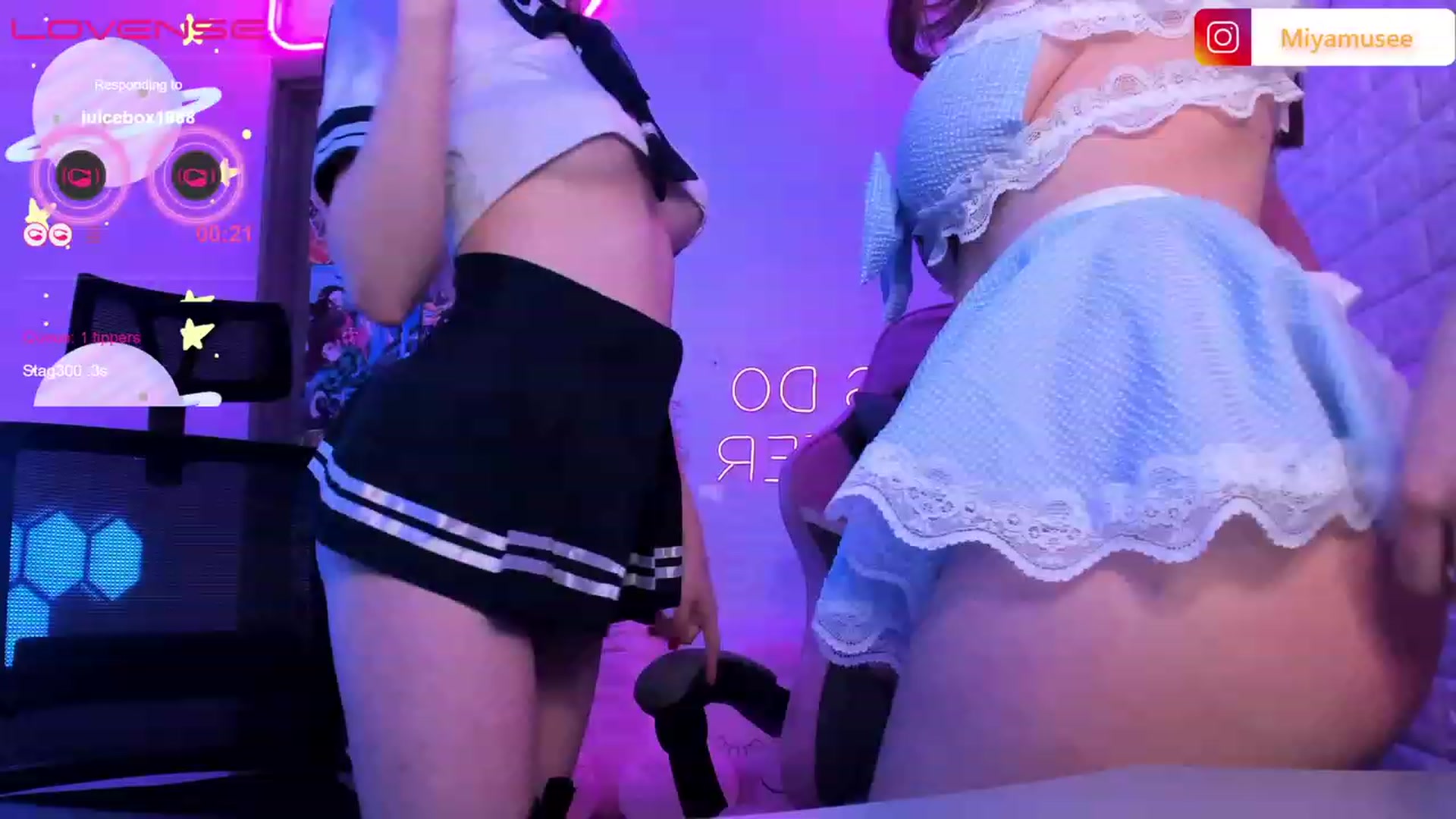 Gallery image thumbnail from ElsaJones's myfreecams stream on, 04/14/2023, 13:26 image 14 of 20