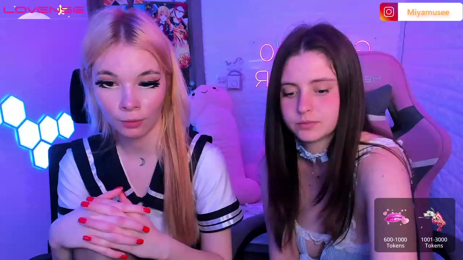 Gallery image thumbnail from ElsaJones's myfreecams stream on, 04/14/2023, 18:47 image 2 of 20