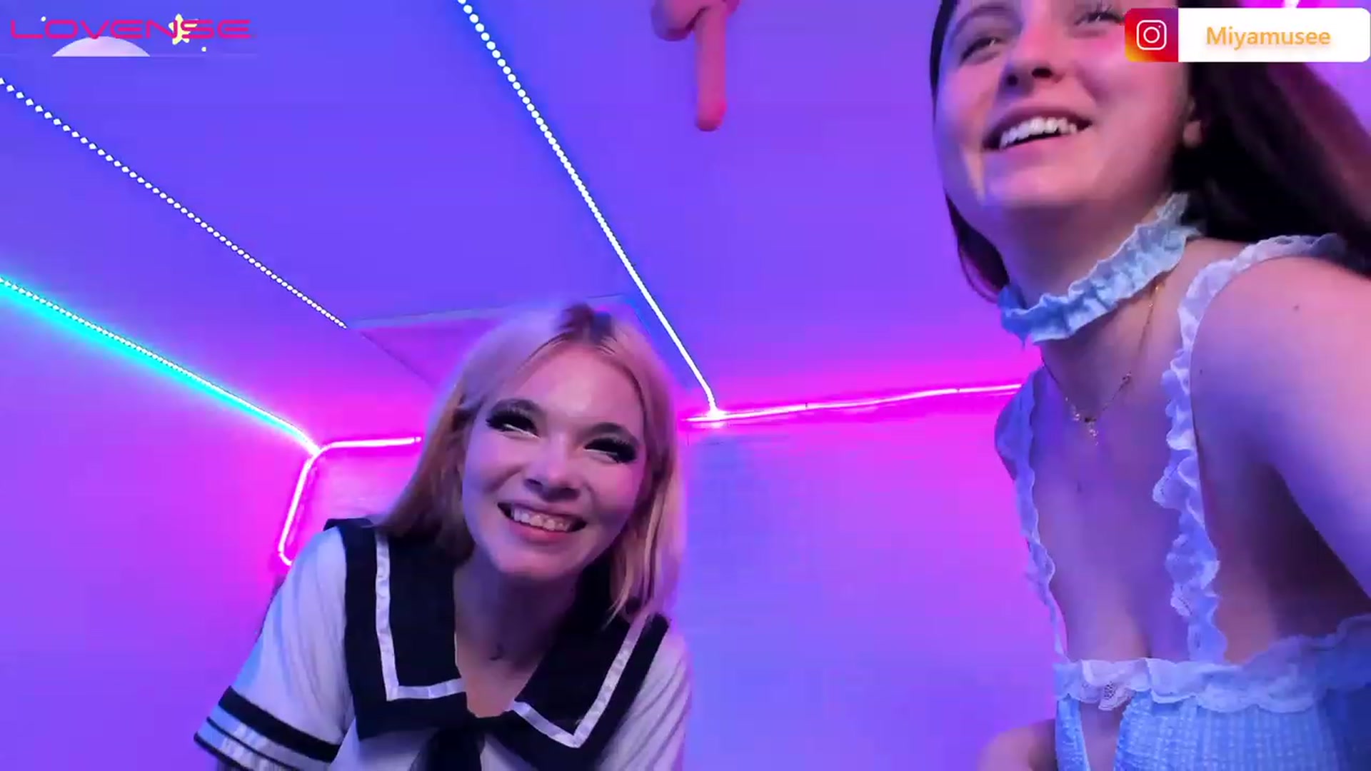 Gallery image thumbnail from ElsaJones's myfreecams stream on, 04/14/2023, 18:47 image 9 of 20