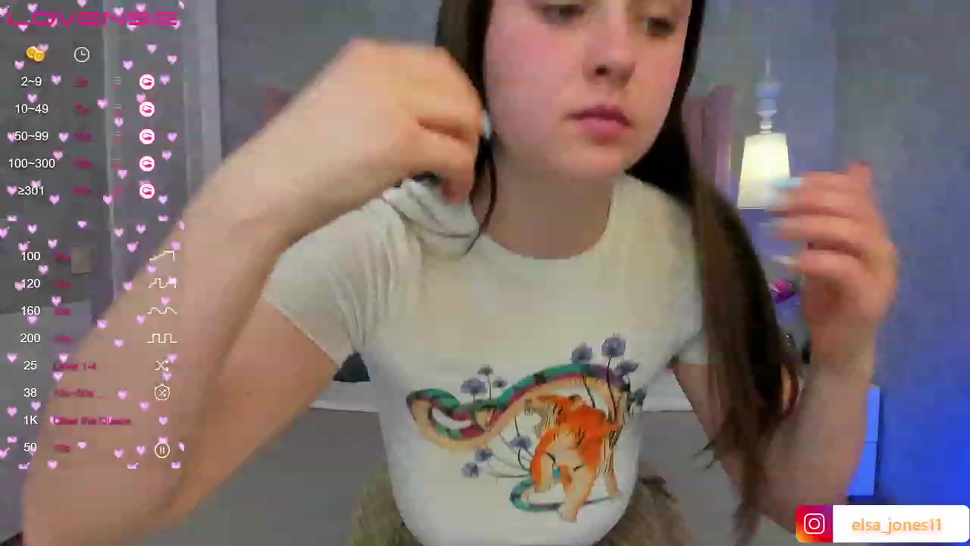 Gallery image thumbnail from ElsaJones's myfreecams stream on, 04/18/2023, 12:22 image 11 of 20