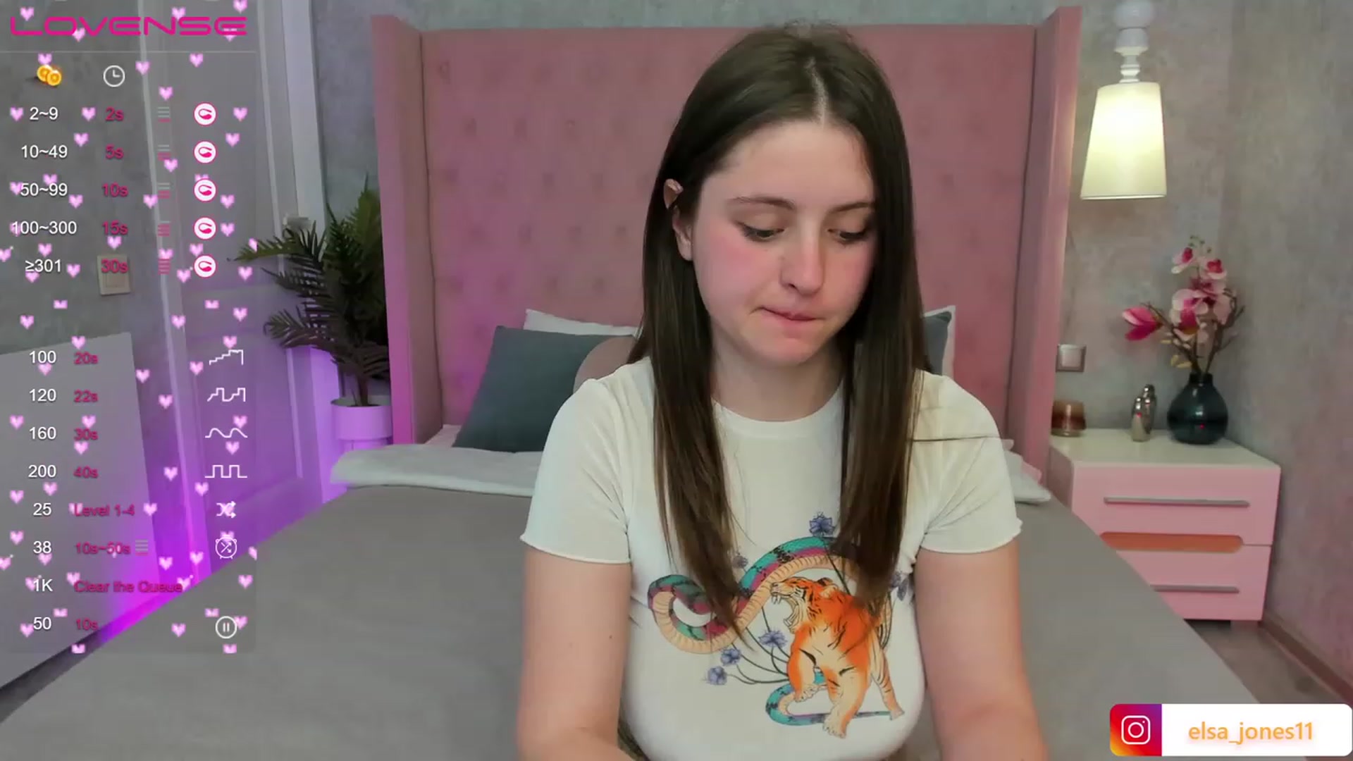 Gallery image thumbnail from ElsaJones's myfreecams stream on, 04/18/2023, 12:22 image 16 of 20