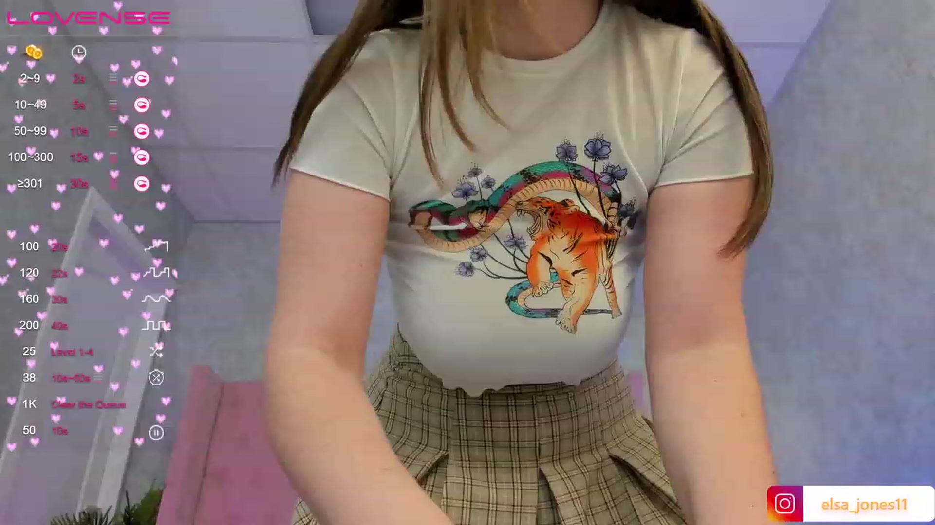Gallery image thumbnail from ElsaJones's myfreecams stream on, 04/18/2023, 12:22 image 10 of 20