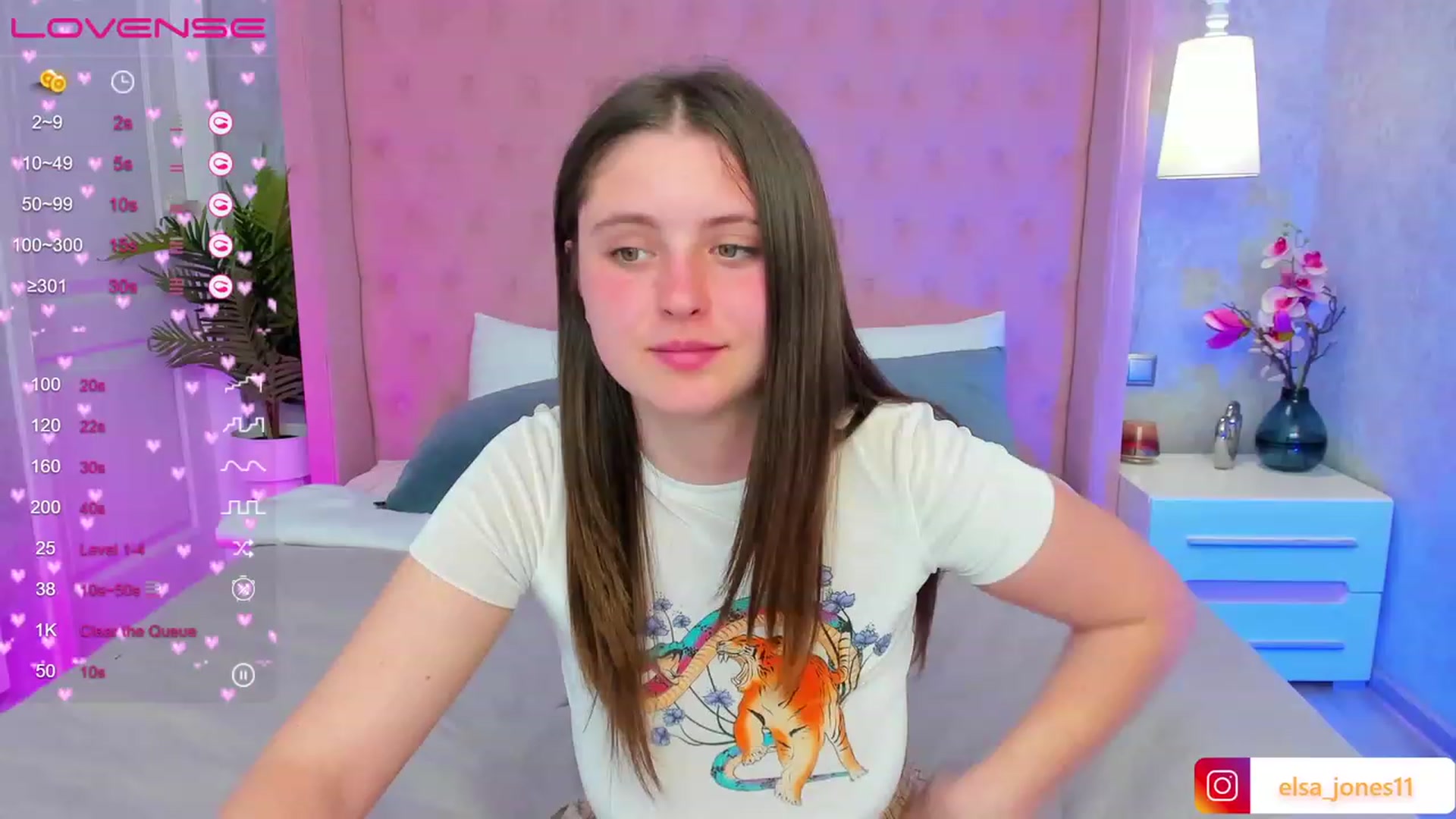 Gallery image thumbnail from ElsaJones's myfreecams stream on, 04/18/2023, 19:00 image 11 of 20