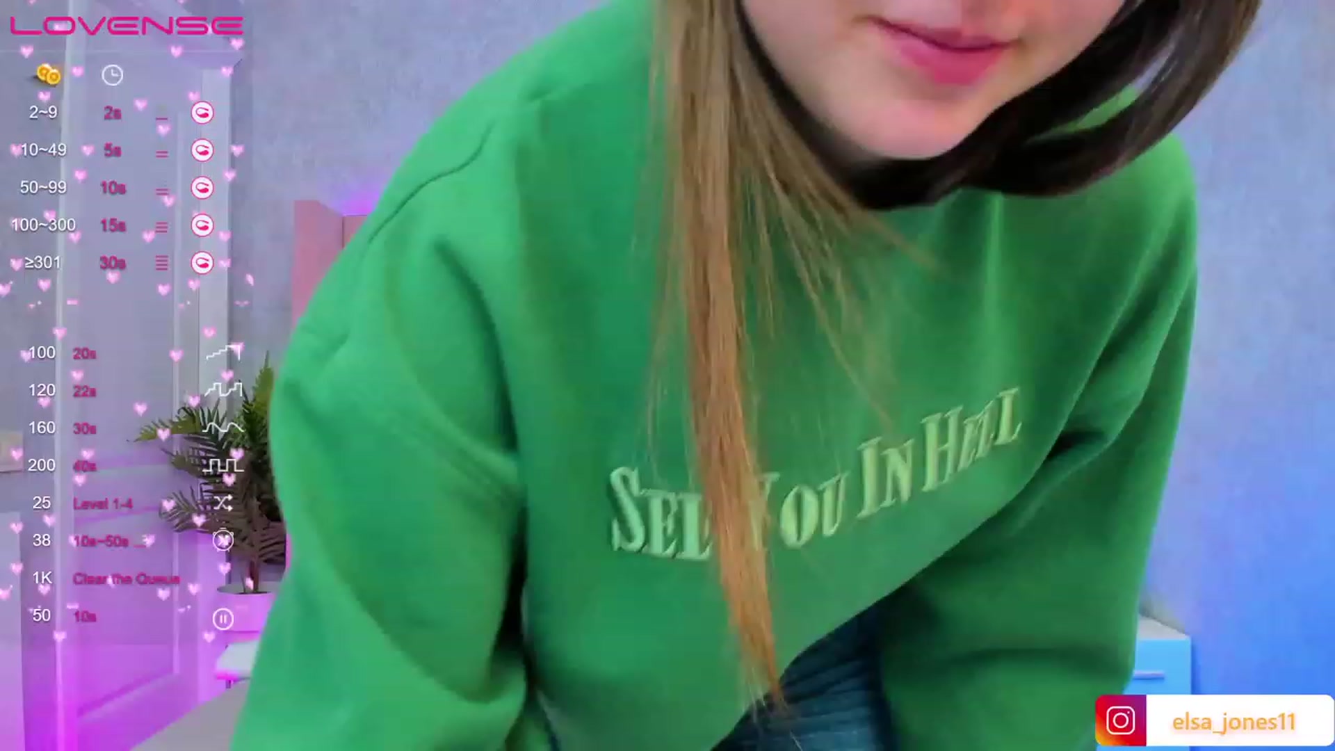 Gallery image thumbnail from ElsaJones's myfreecams stream on, 04/18/2023, 19:00 image 19 of 20