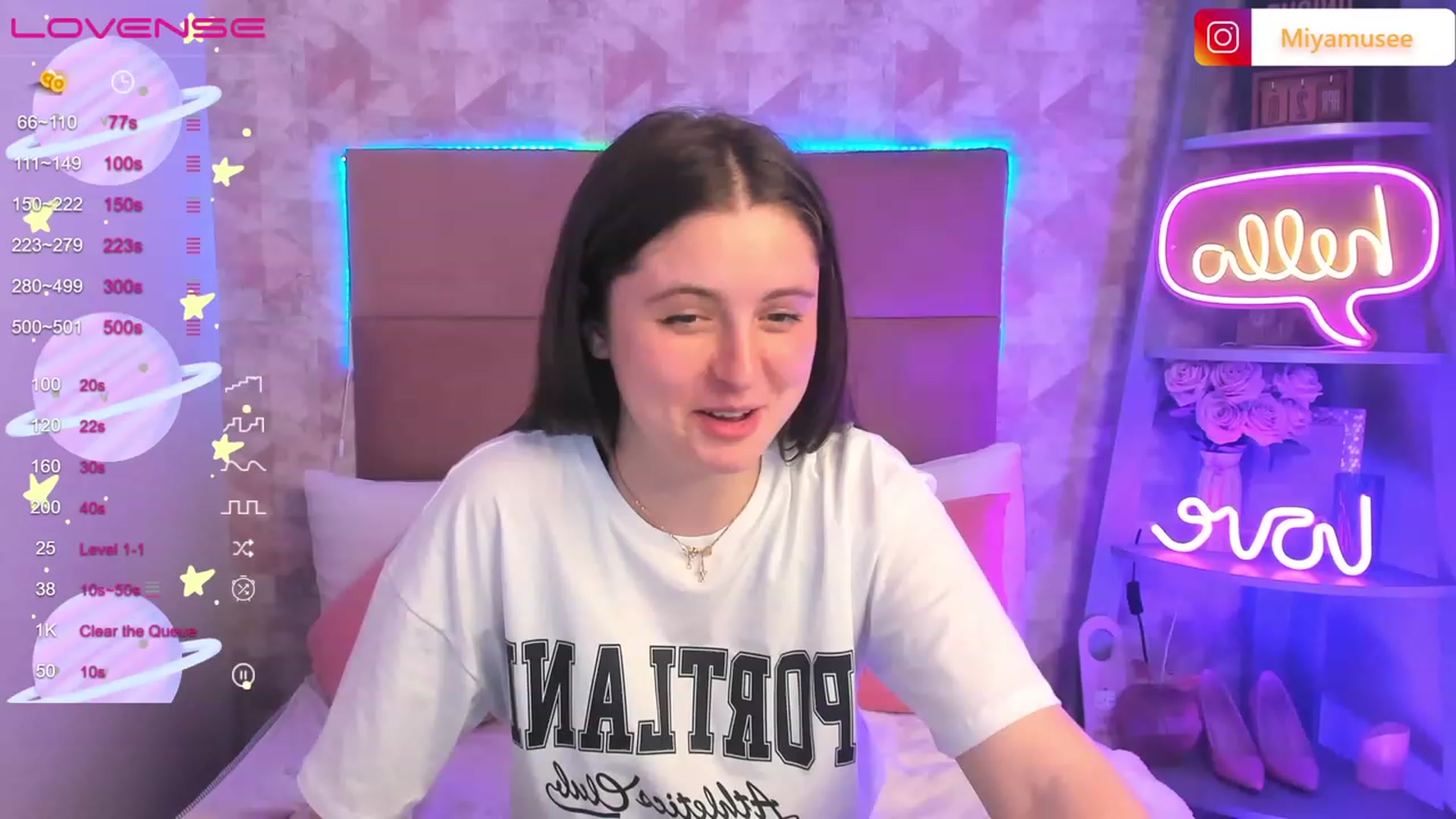 Gallery image thumbnail from ElsaJones's myfreecams stream on, 04/22/2023, 19:00 image 18 of 20