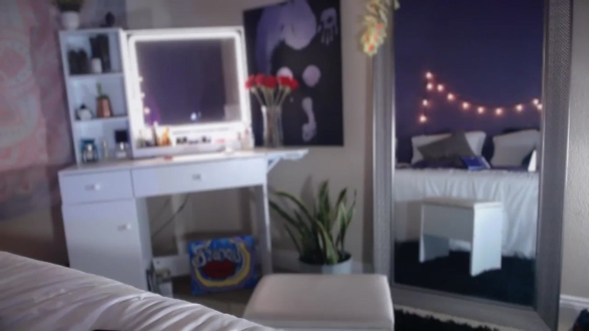 Gallery image thumbnail from ElsaLust's myfreecams stream on, 09/04/2024, 08:11 image 13 of 20