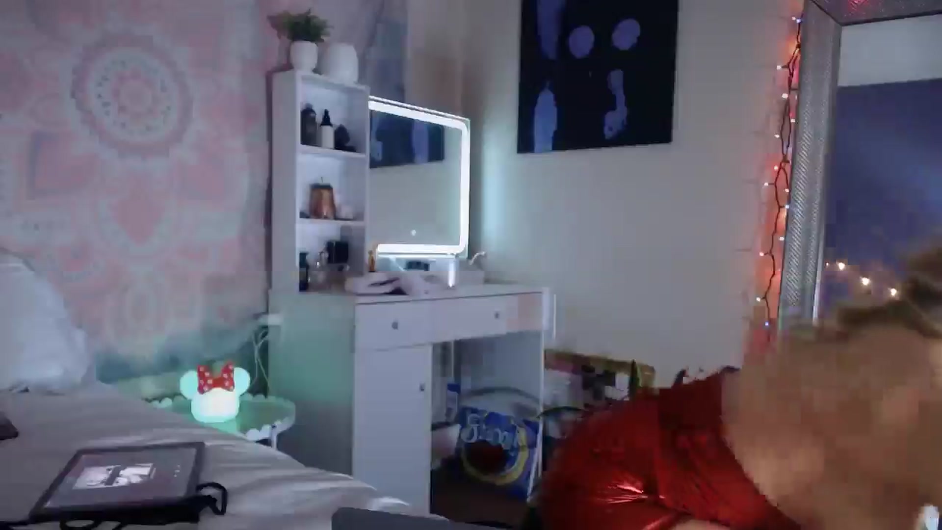 Gallery image thumbnail from ElsaLust's myfreecams stream on, 12/17/2024, 09:58 image 8 of 20