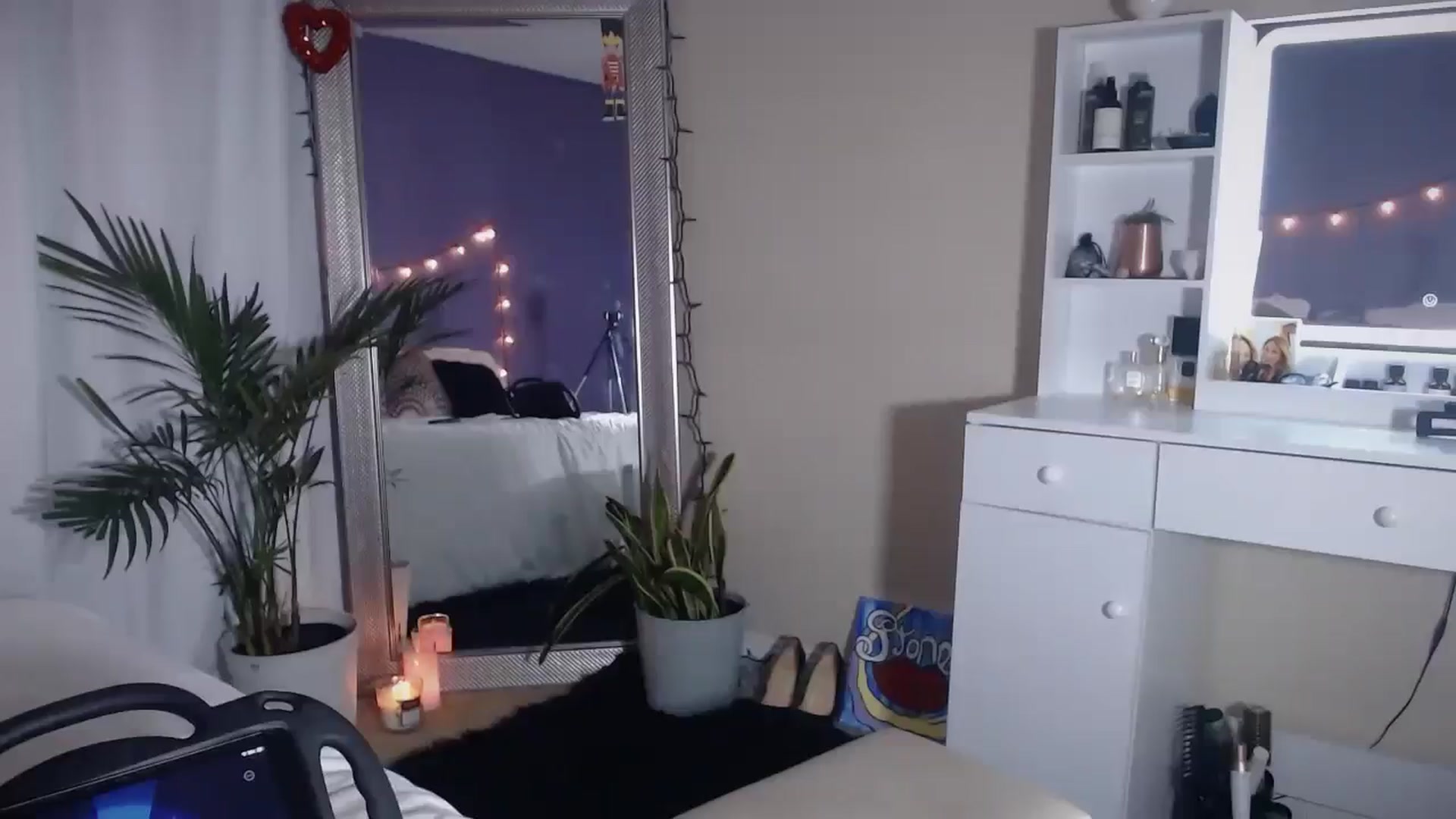 Gallery image thumbnail from ElsaLust's myfreecams stream on, 02/25/2025, 08:24 image 9 of 20