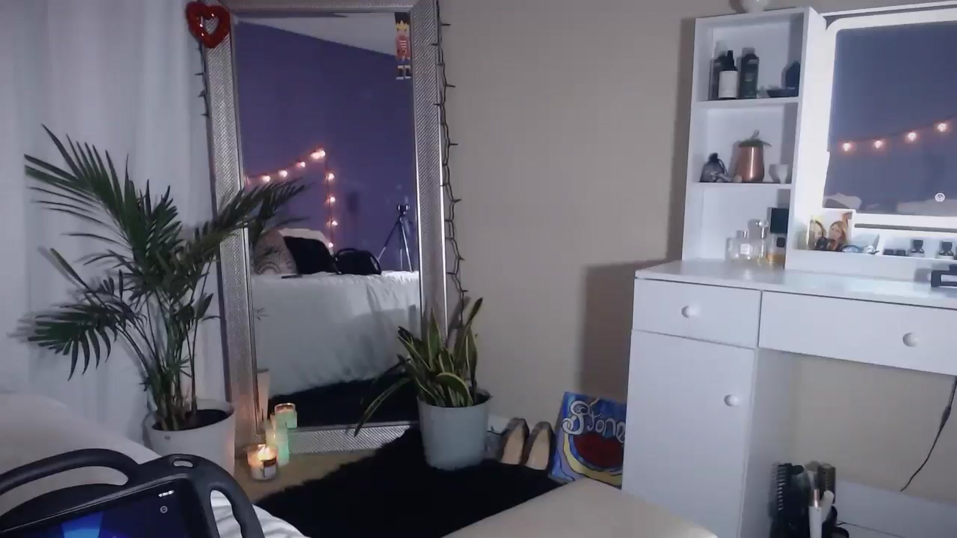 Gallery image thumbnail from ElsaLust's myfreecams stream on, 02/25/2025, 08:24 image 10 of 20