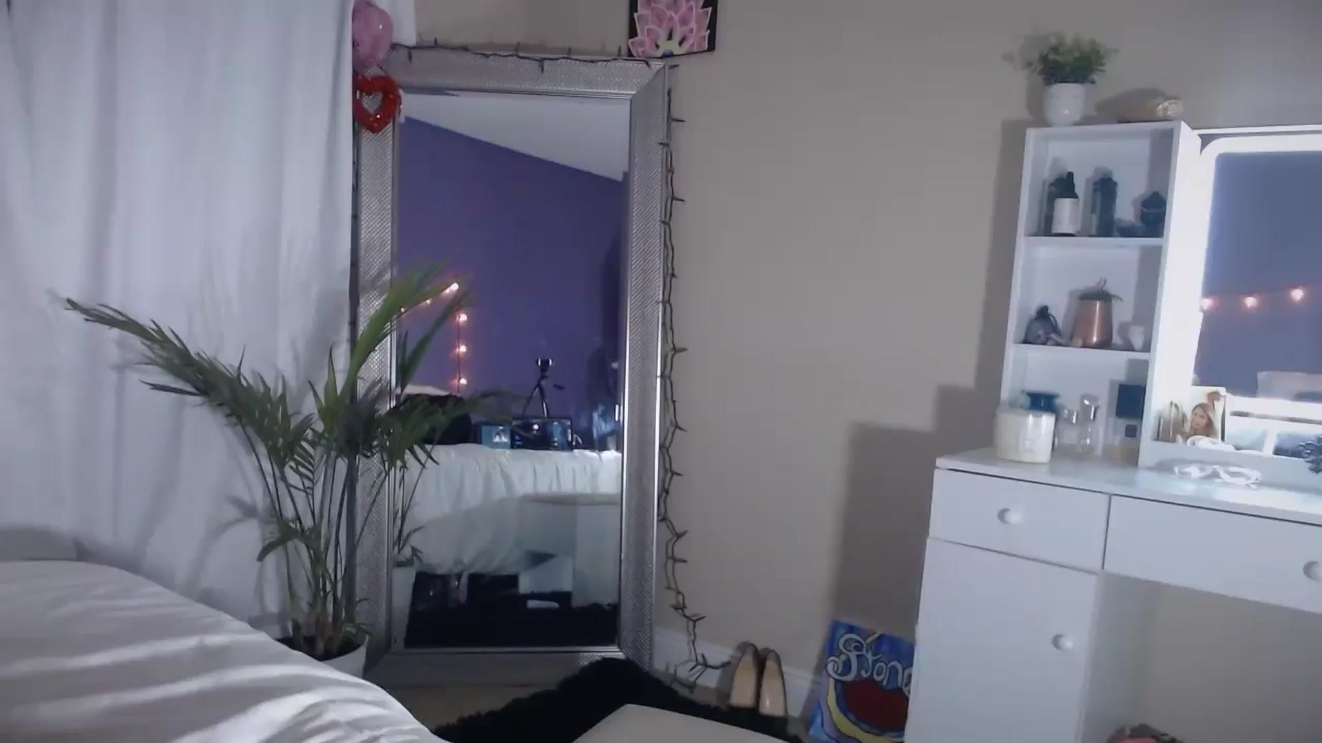 Gallery image thumbnail from ElsaLust's myfreecams stream on, 03/06/2025, 10:53 image 18 of 20