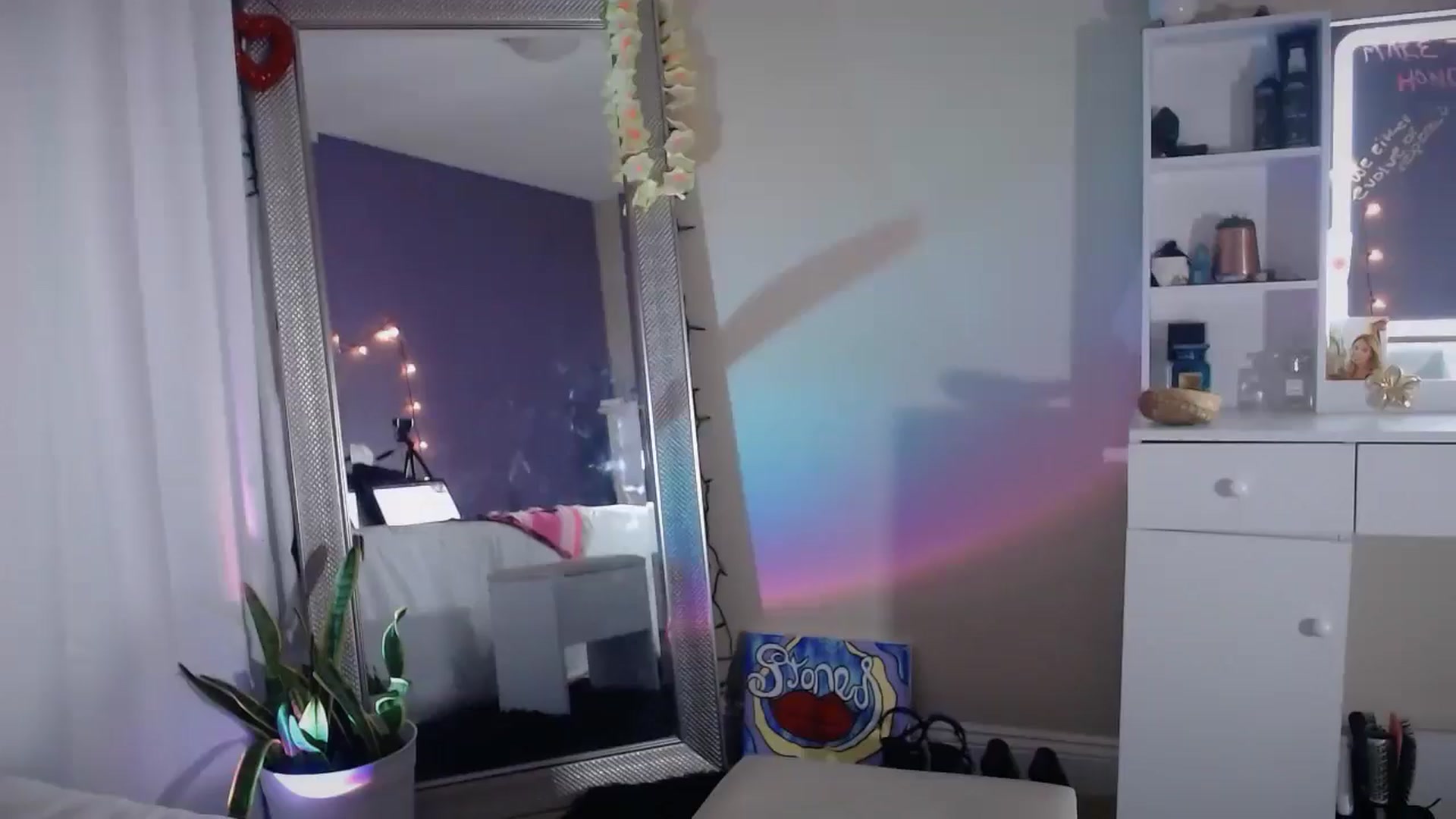 Gallery image thumbnail from ElsaLust's myfreecams stream on, 05/14/2025, 06:41 image 10 of 20