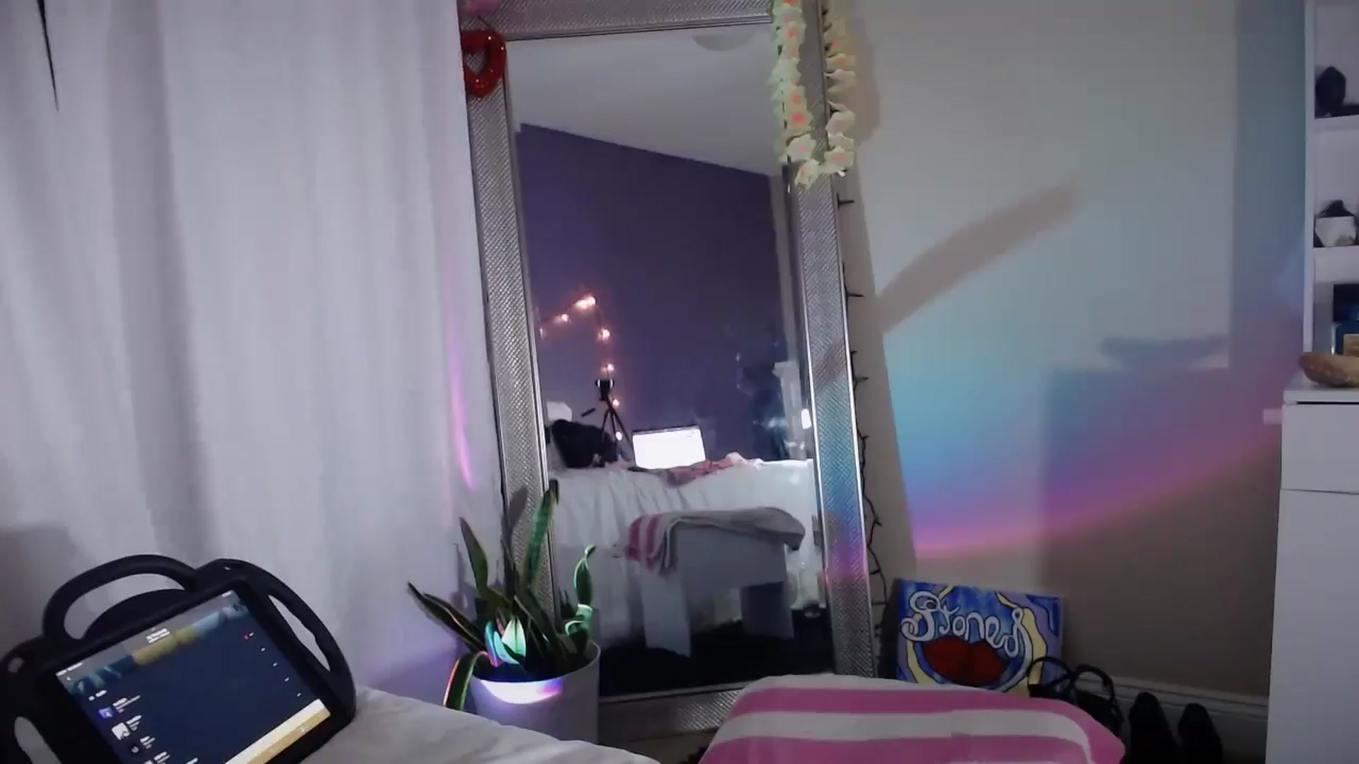 Gallery image thumbnail from ElsaLust's myfreecams stream on, 05/14/2025, 09:56 image 3 of 20