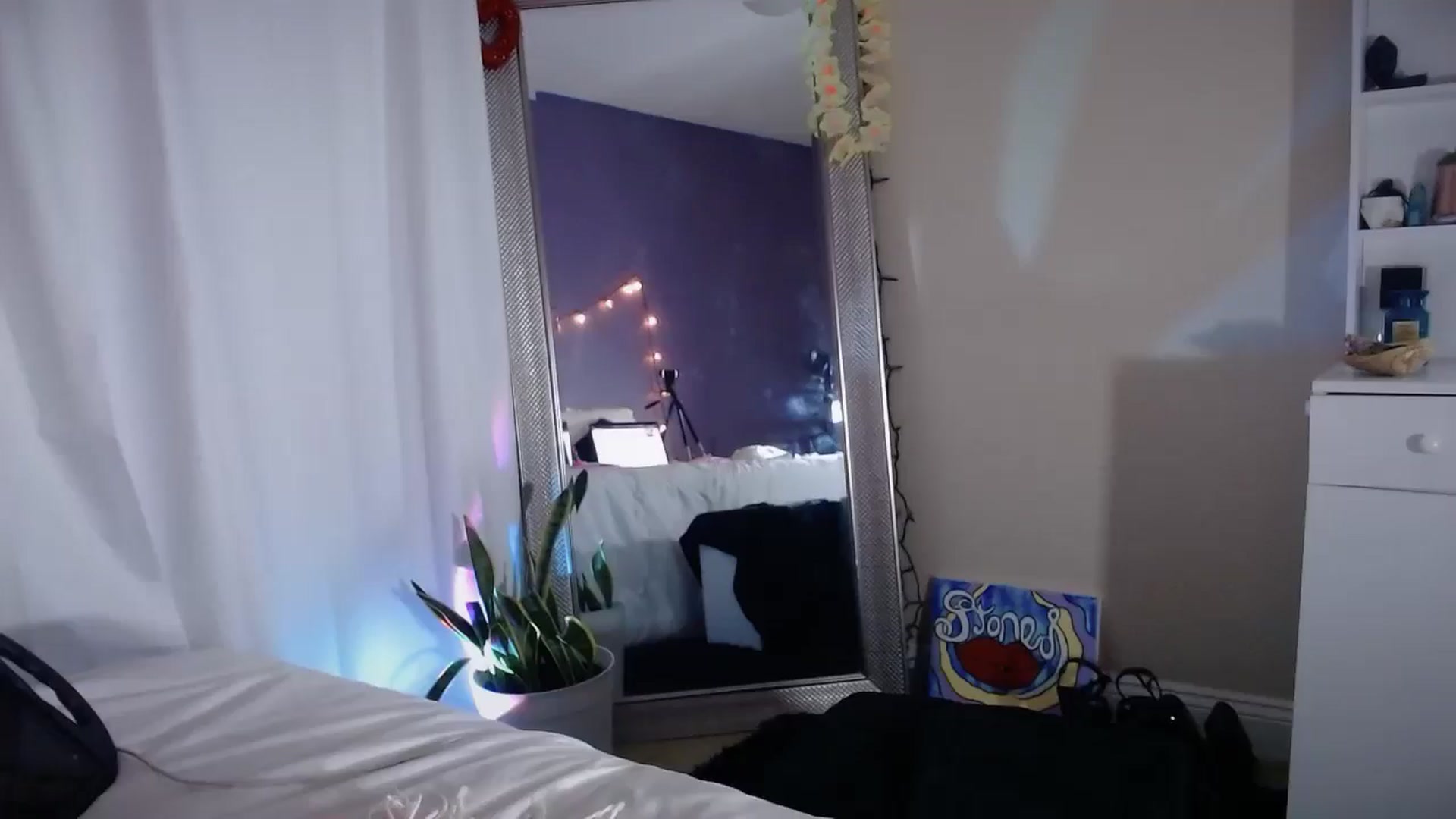 Gallery image thumbnail from ElsaLust's myfreecams stream on, 05/18/2025, 07:51 image 11 of 20