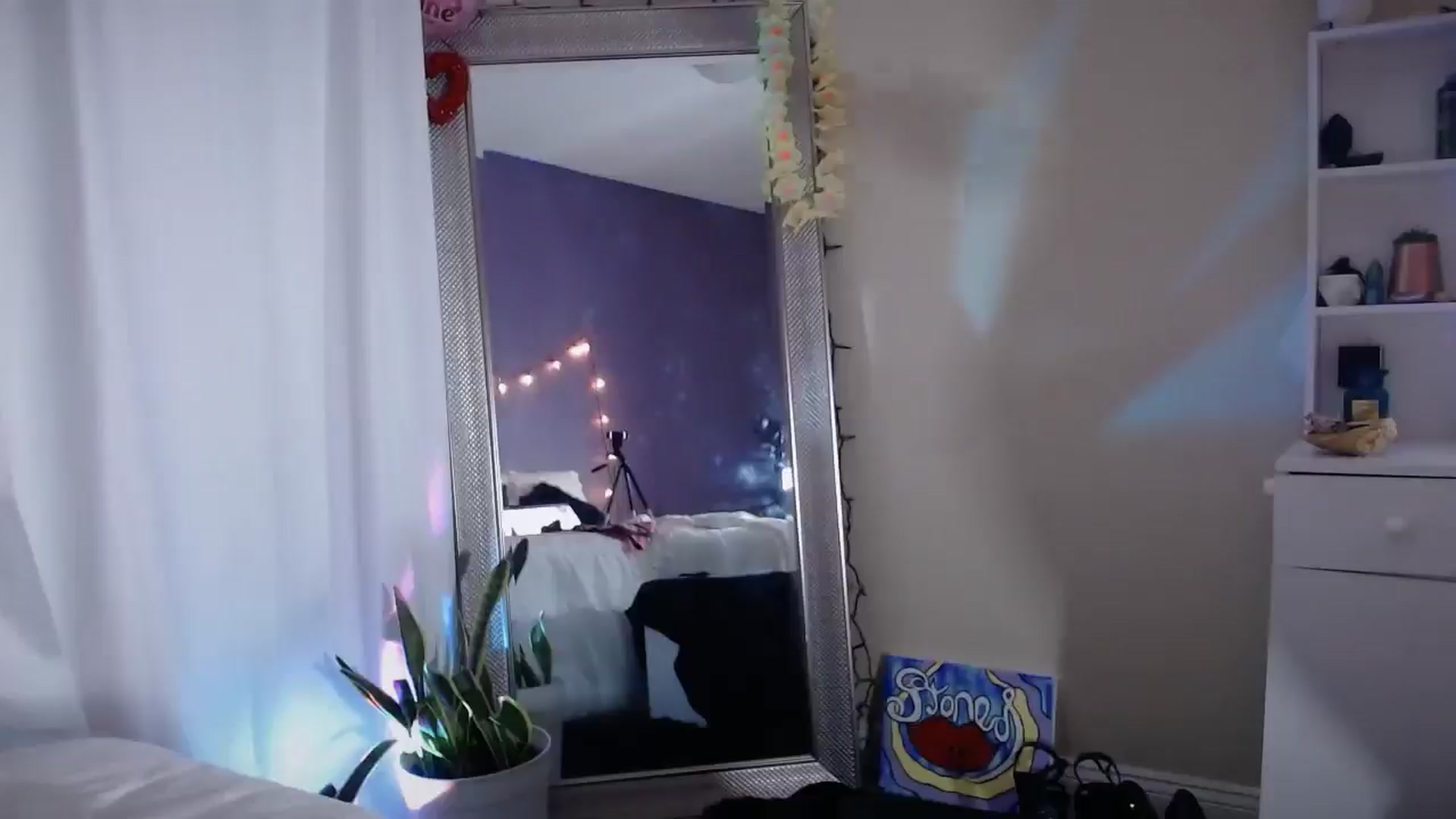 Gallery image thumbnail from ElsaLust's myfreecams stream on, 05/18/2025, 07:51 image 5 of 20