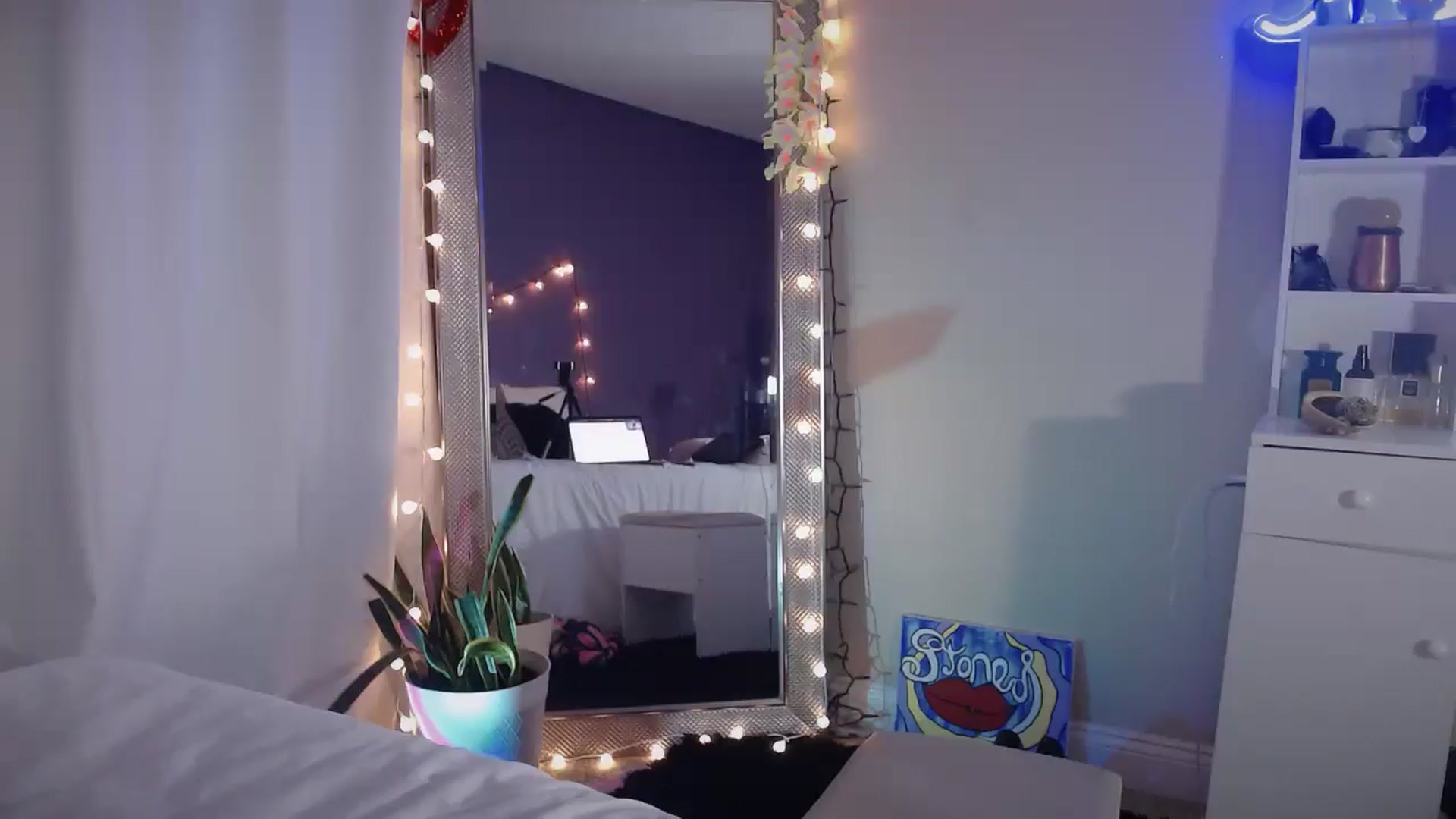 Gallery image thumbnail from ElsaLust's myfreecams stream on, 08/13/2025, 07:22 image 2 of 20
